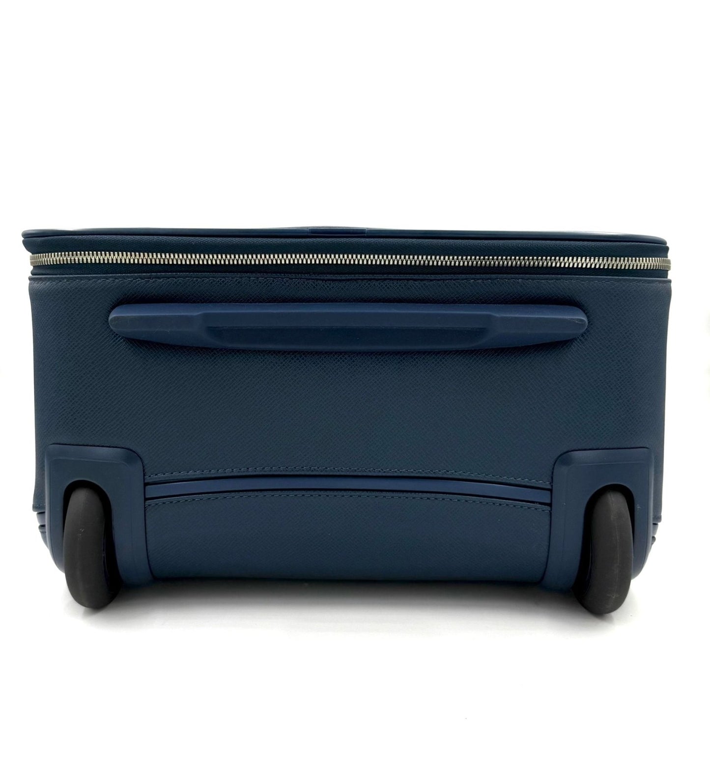 Louis Vuitton Pegase Koffer aus blauem Taigaleder mit Rollen und Reissverschluss, Detailansicht der Unterseite
