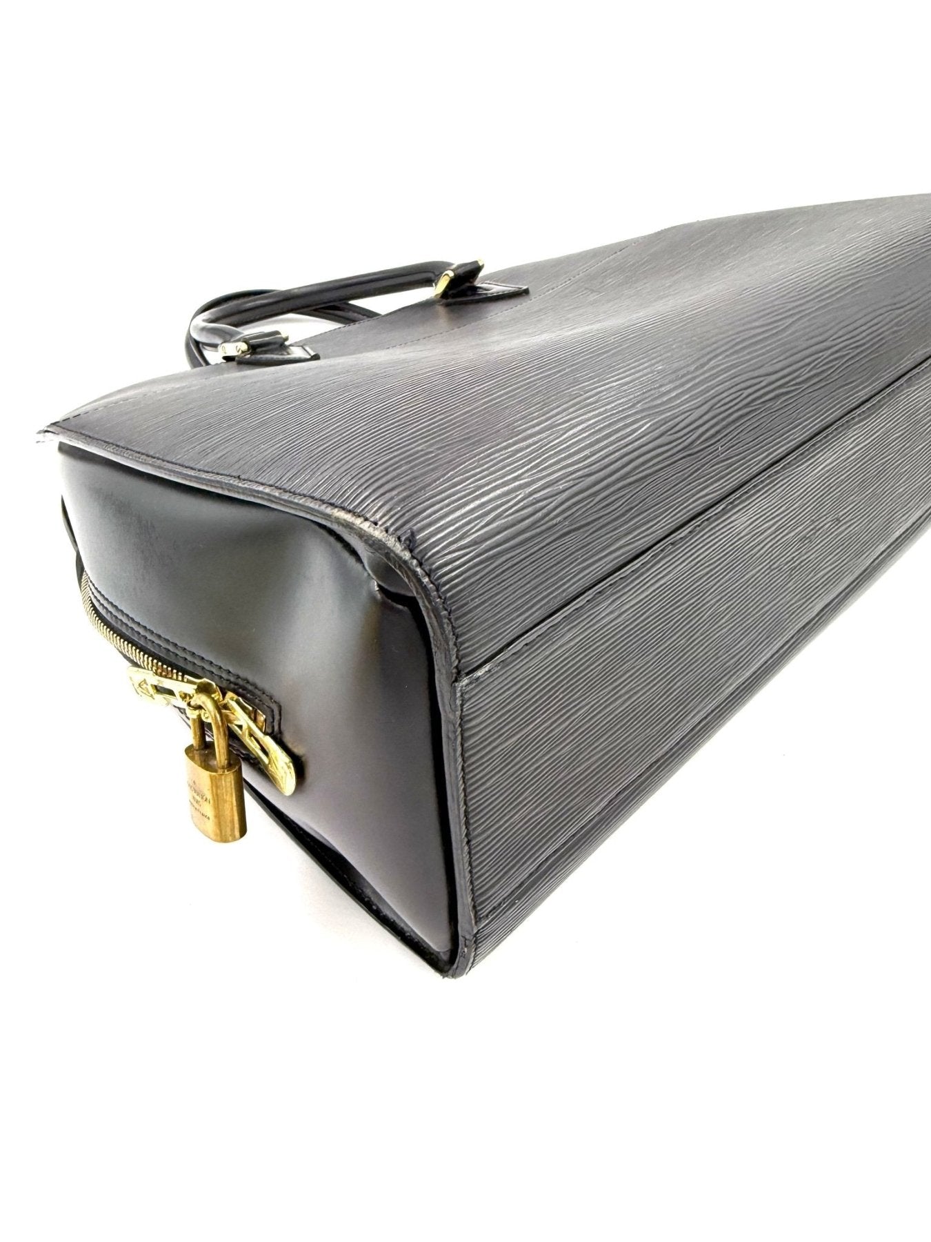 Louis Vuitton Sorbonne Epi Handtasche in Schwarz, strukturiertes Leder mit goldfarbenen Beschlagen, Seitenansicht