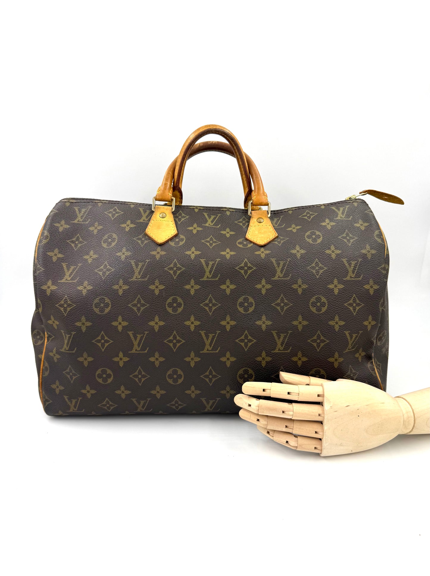 LOUIS VUITTON Speedy 40 Monogram Canvas