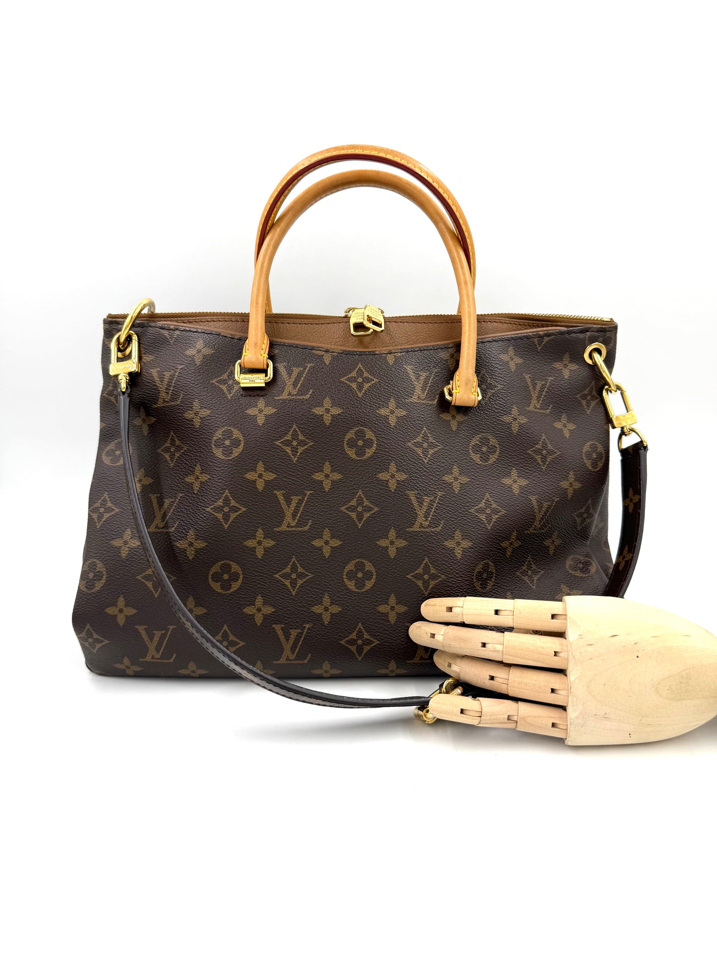 LOUIS VUITTON Pallas MM Monogram Canvas