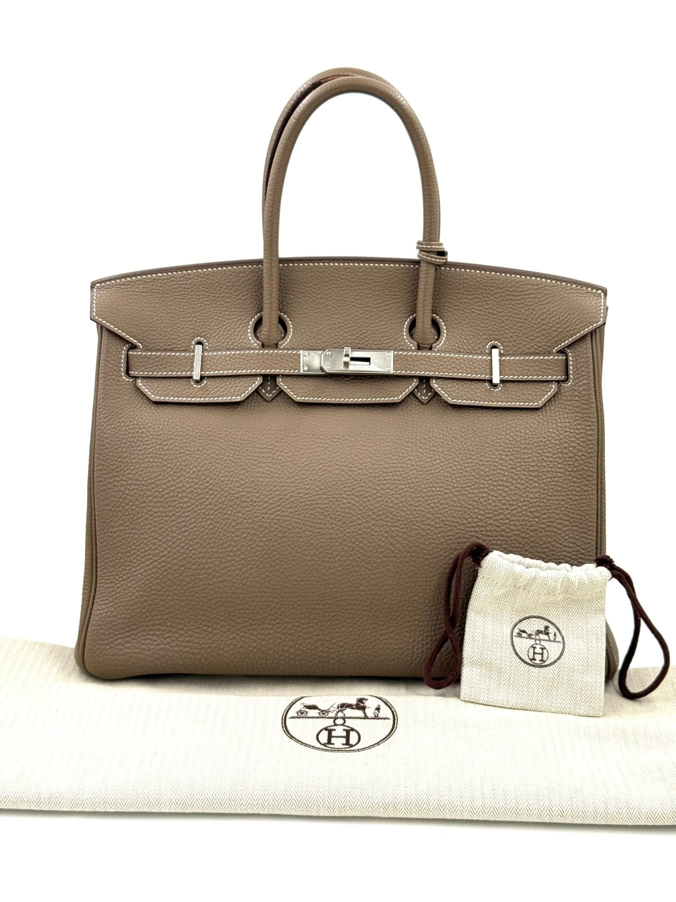 HERMÈS Birkin 35 Togo Etoupe PHW Handtasche aus hochwertigem Togo-Leder mit Palladium-Hardware und Staubbeutel.