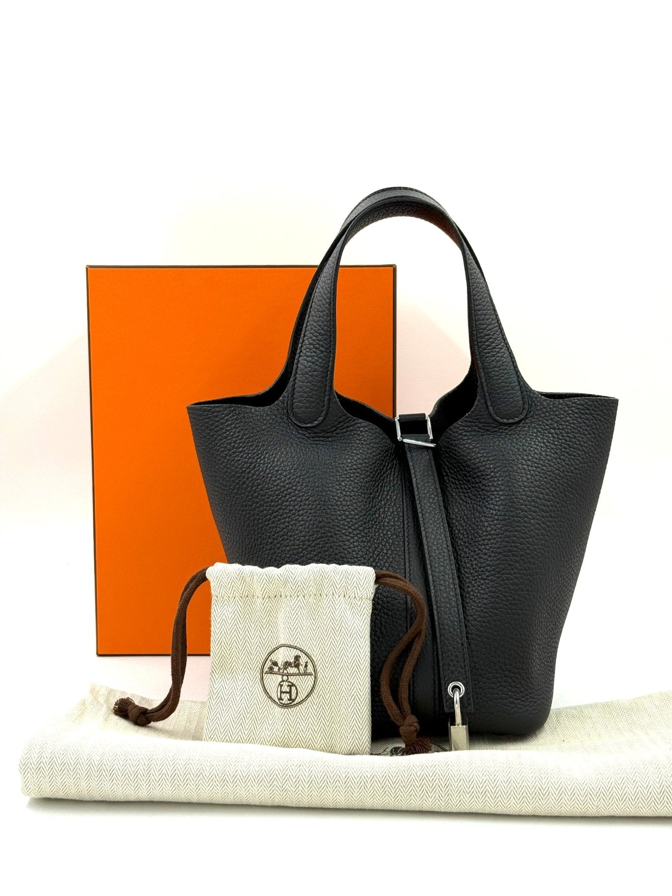 HERMÈS Picotin 18 schwarz PHW - Clutch & Macarons - Stempel U; 2022 - Clutch & Macarons -