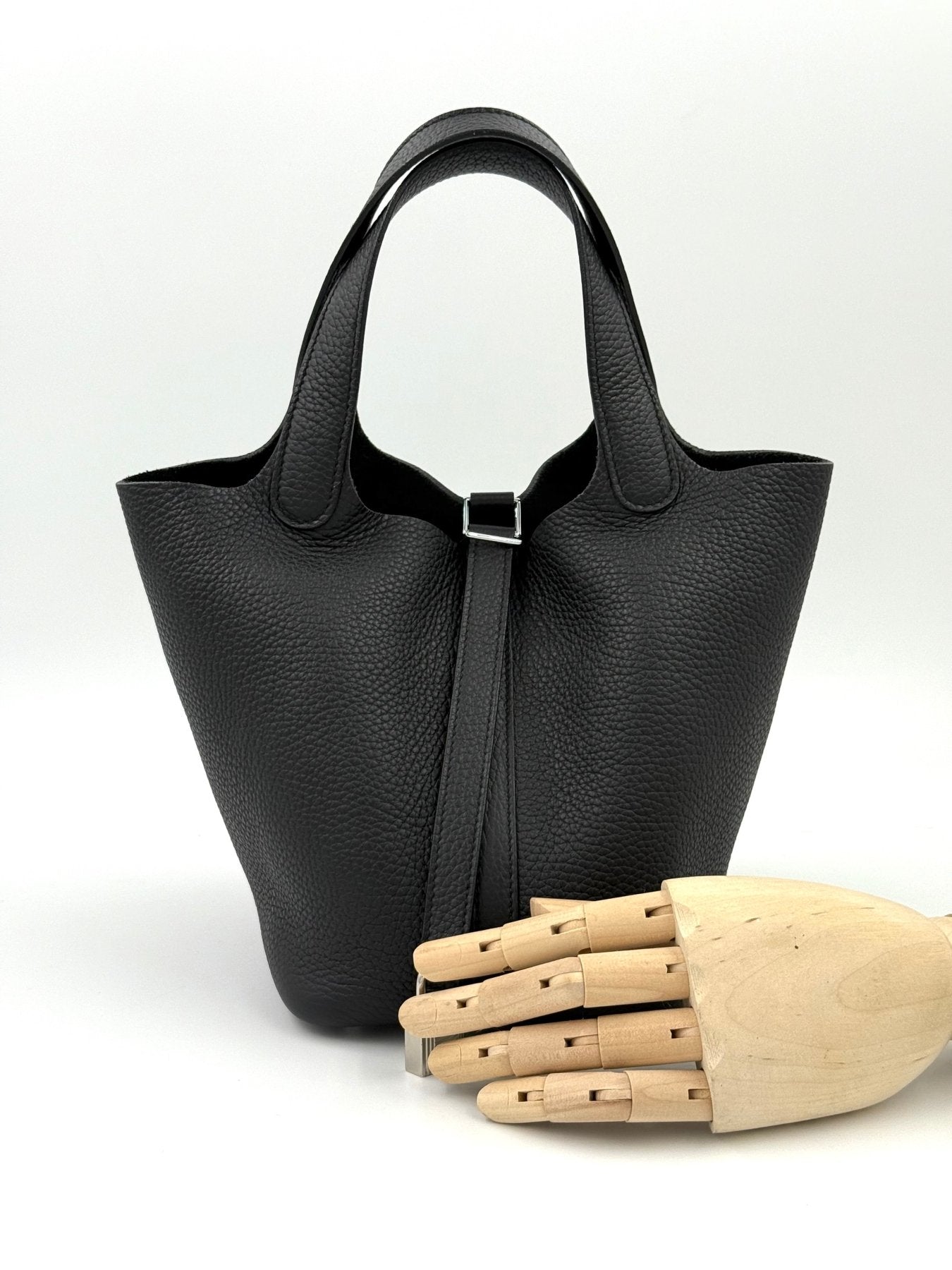 HERMÈS Picotin 18 schwarz PHW - Clutch & Macarons - Stempel U; 2022 - Clutch & Macarons -