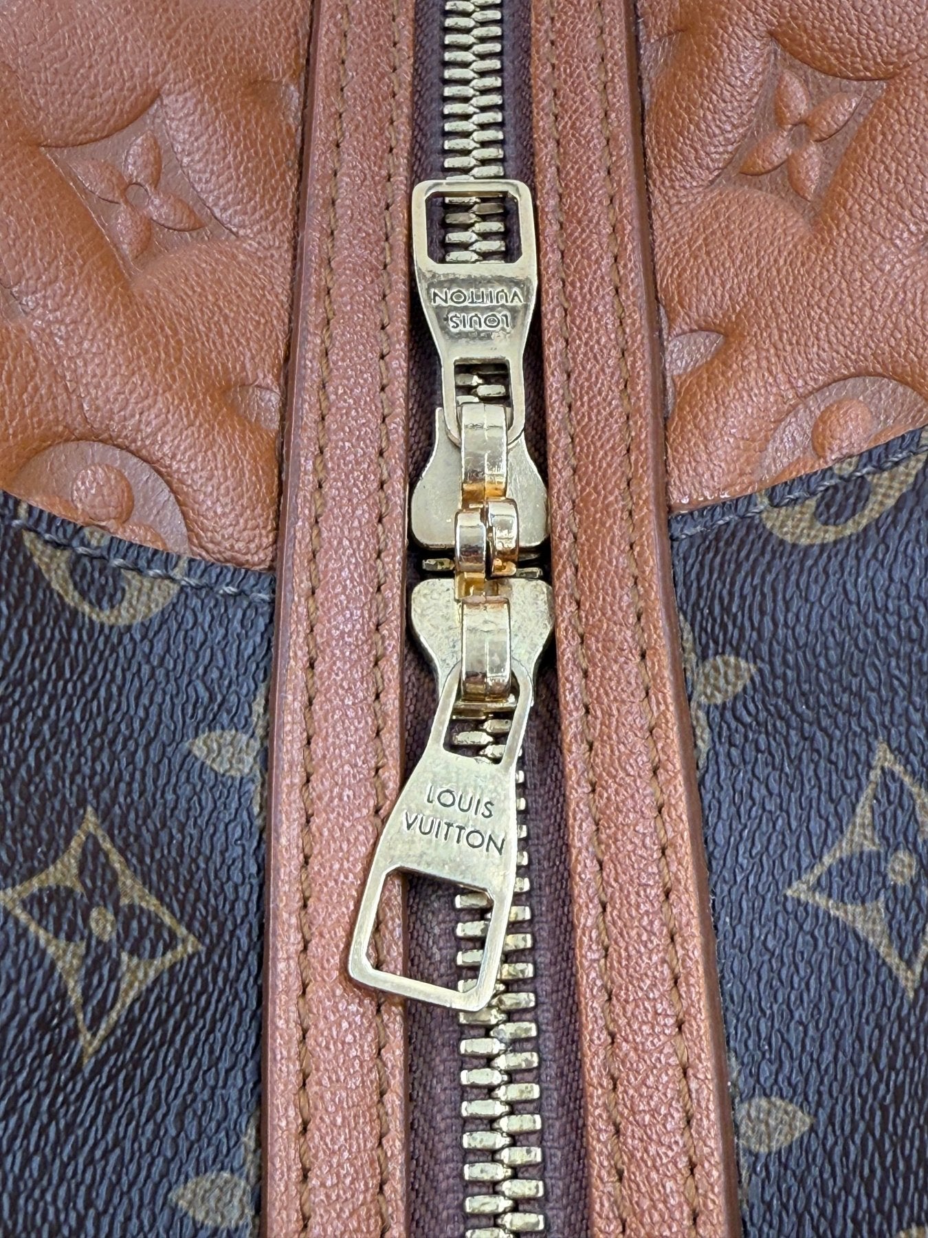 LOUIS VUITTON Tri - Color Shopper Bordeaux - Clutch & Macarons - AR1151 - Clutch & Macarons -