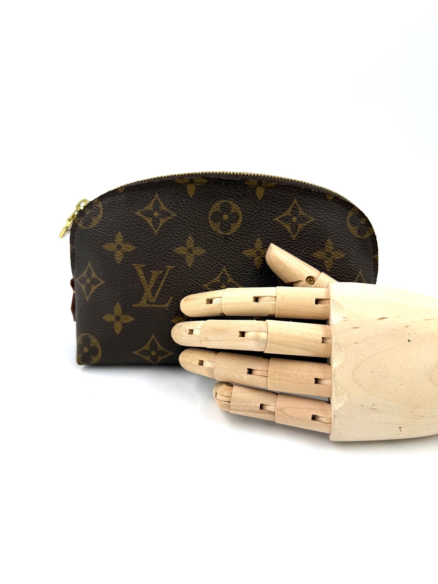 LOUIS VUITTON Pochette Cosmetique Monogram Canvas