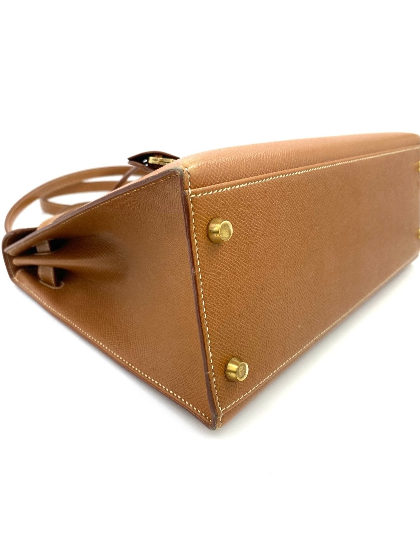 HERMÈS Kelly 32 Veau Graine Courchevel Gold mit Schulterriemen - Clutch & Macarons - B im Quadrat, 1998 - Clutch & Macarons -
