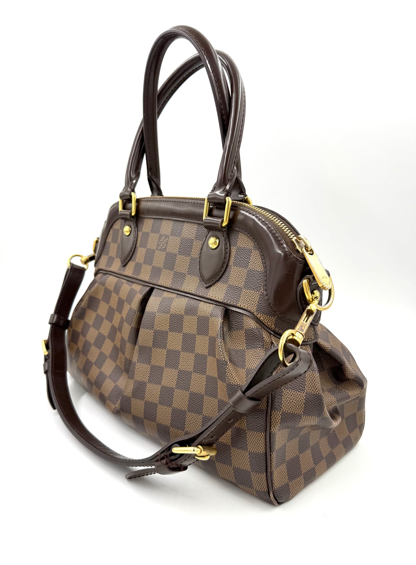 LOUIS VUITTON Trevi PM Damier Ebene Handtasche aus robustem Canvas mit goldfarbenen Beschlägen und braunen Griffen, 2007.