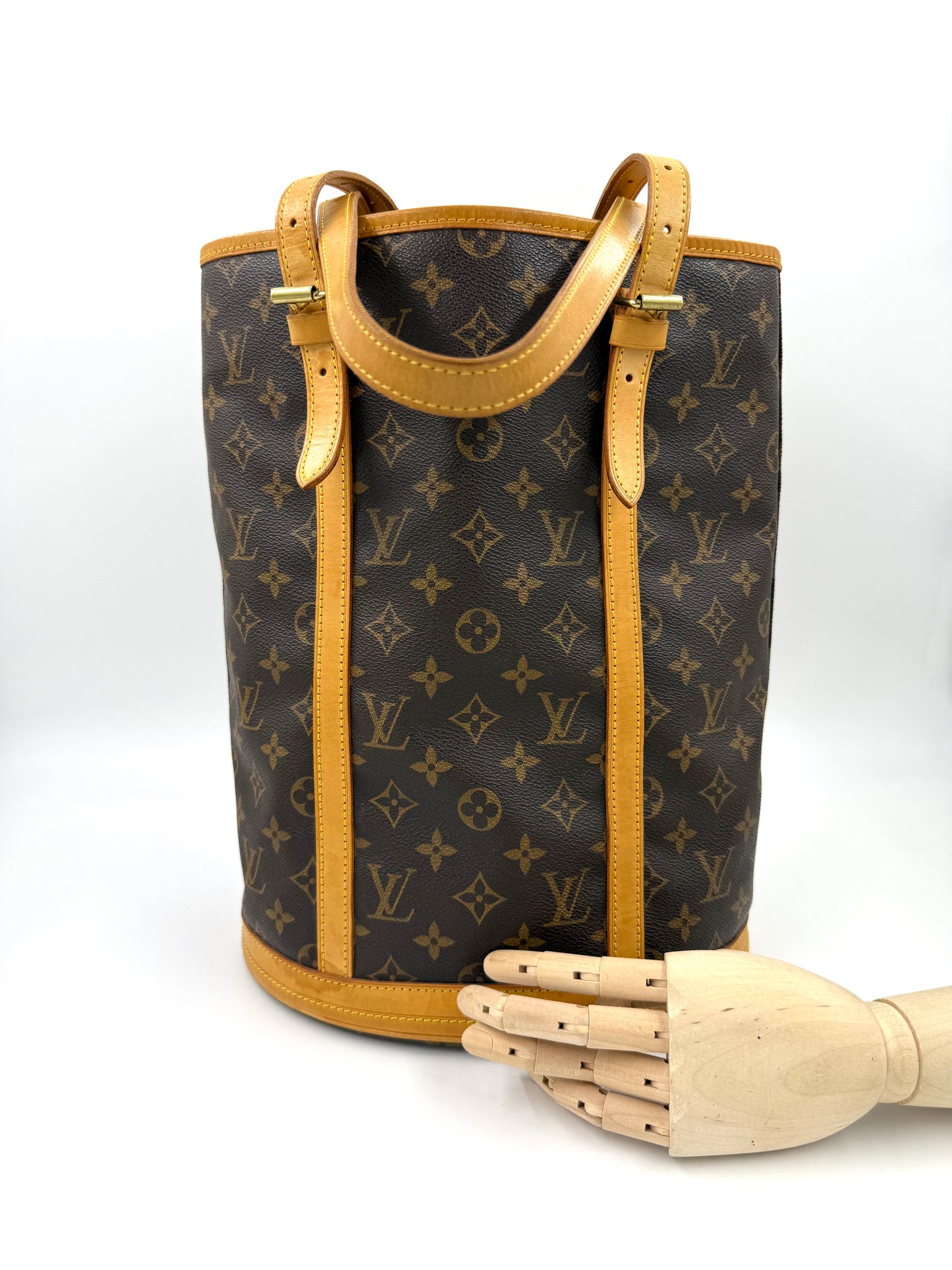 LOUIS VUITTON Bucket Bag GM Monogram Canvas