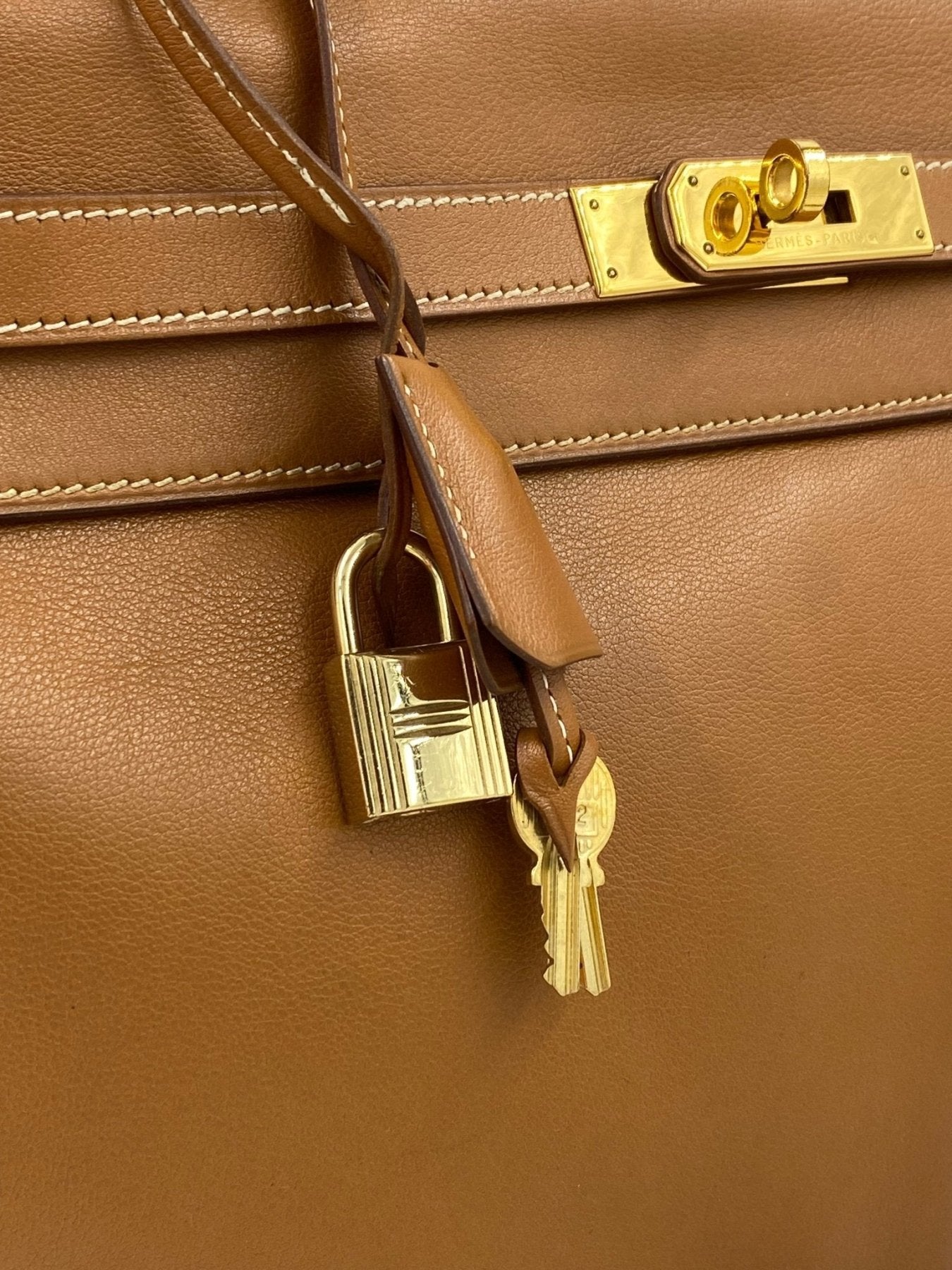 HERMÈS Kelly 35 Soft Gulliver Leder gold mit Schulterriemen - Clutch & Macarons - B im Quadrat, 1998 - Clutch & Macarons -
