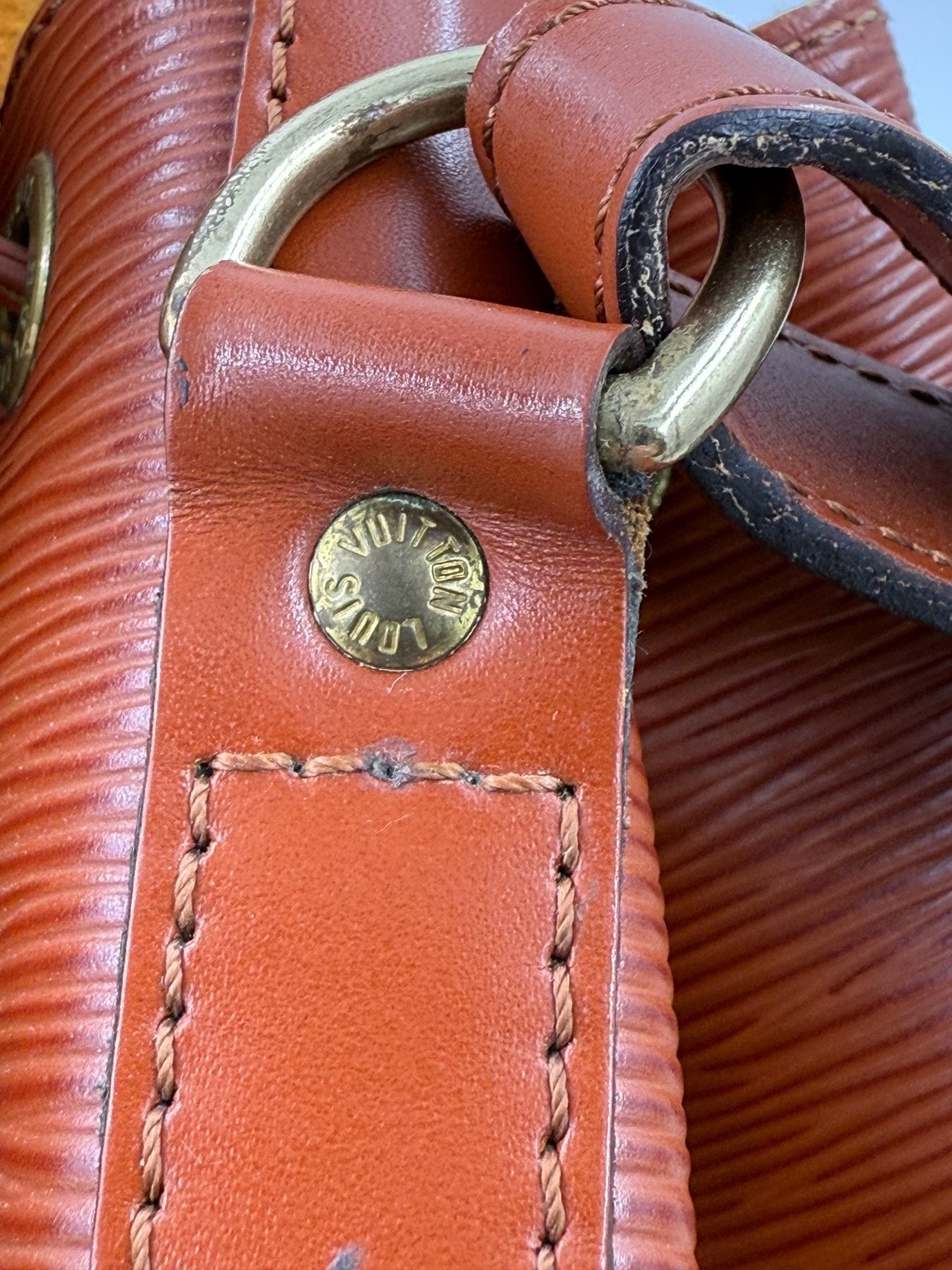 LOUIS VUITTON Noe Grande Epi kenian - Clutch & Macarons - AR0915 - Clutch & Macarons -