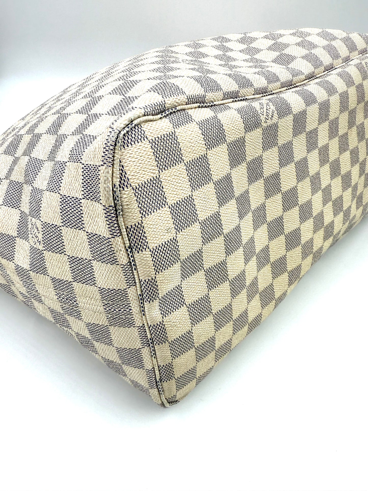 Louis Vuitton Neverfull GM Damier Azur Canvas-Tasche mit markantem Schachbrettmuster und sehr gutem Zustand.