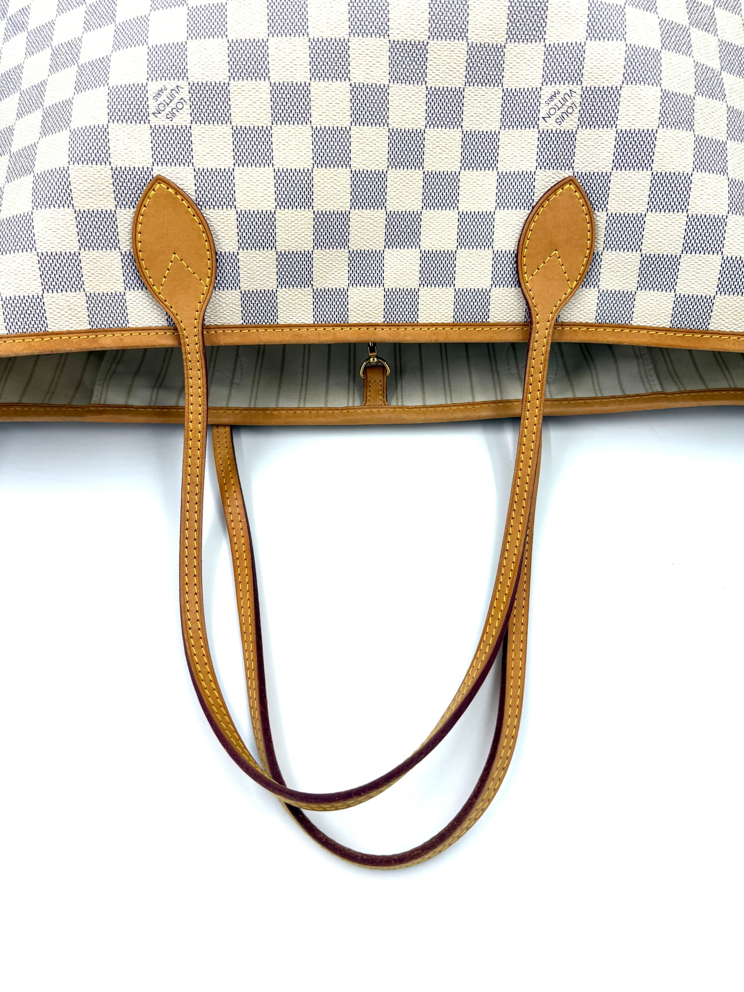 LOUIS VUITTON Neverfull GM Damier Azur mit verstellbaren Lederhenkeln und robustem Canvas-Material, guter Zustand.