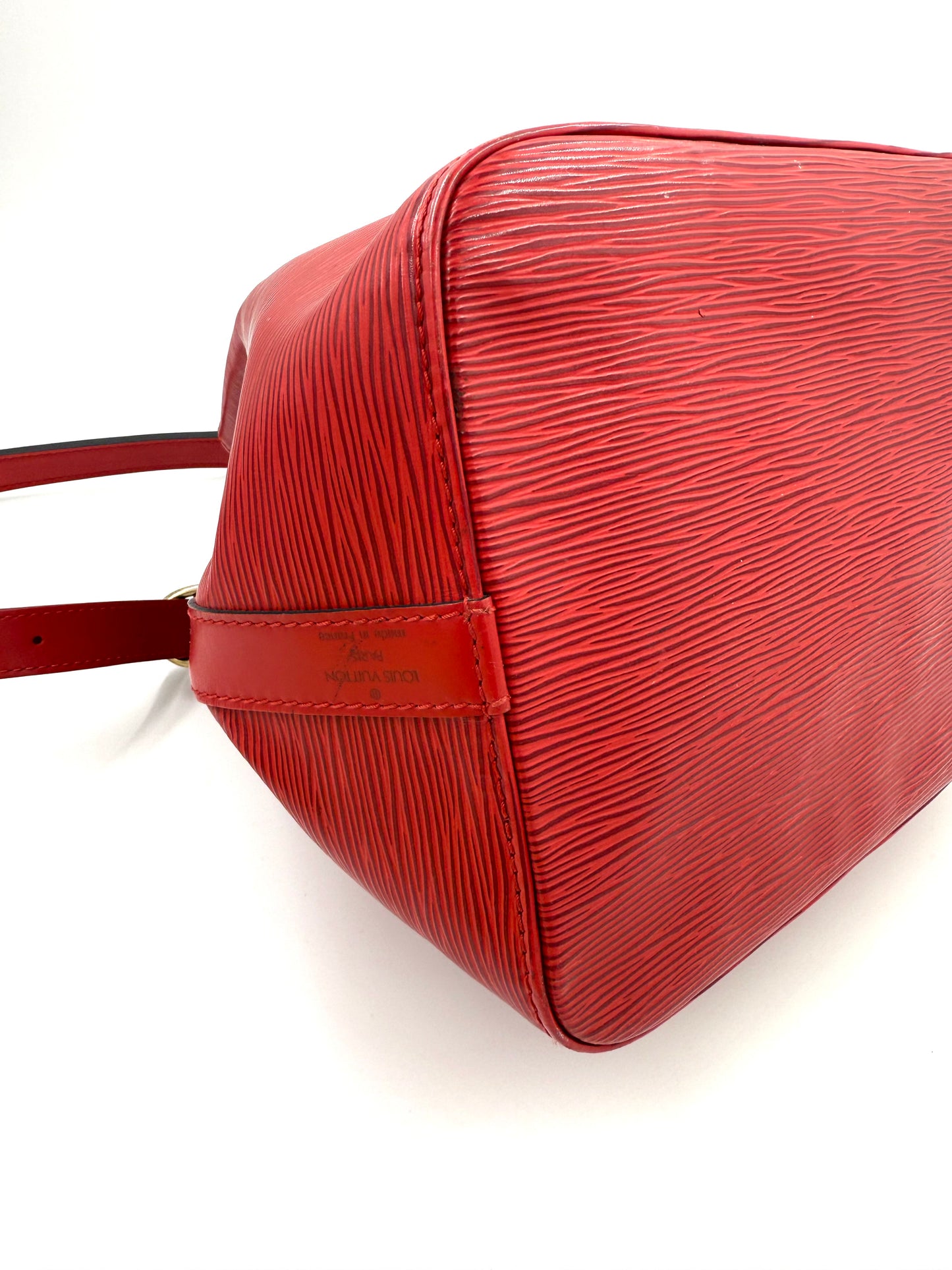 LOUIS VUITTON Noe petit Epi rouge