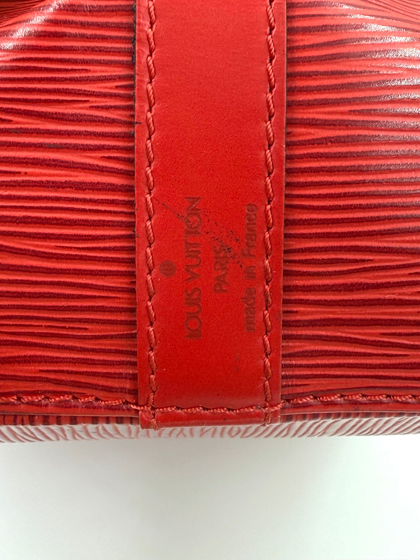 LOUIS VUITTON Noe petit Epi rouge