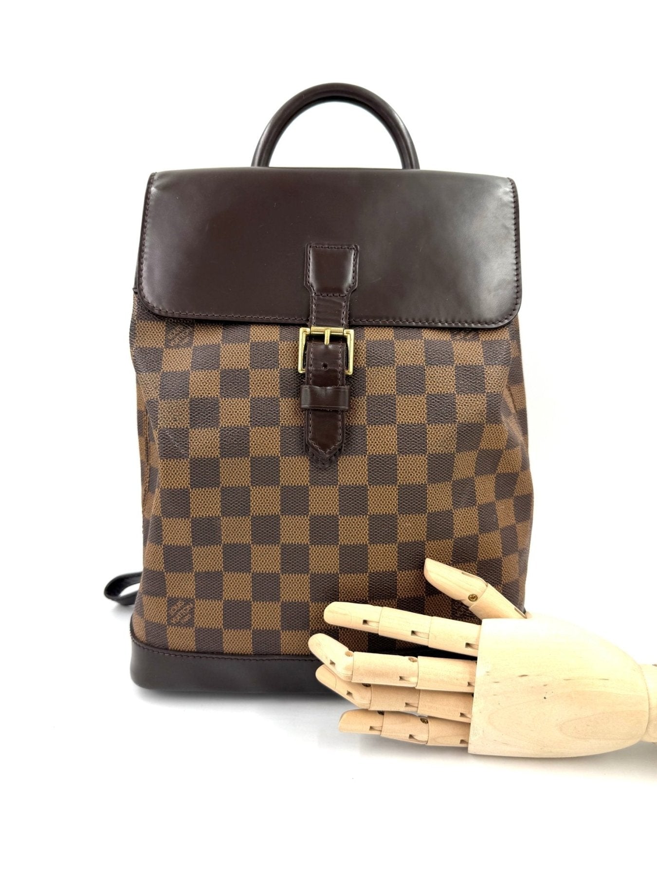 Louis Vuitton Soho Rucksack in Damier Ebene Canvas mit braunem Leder und Schnallenverschluss, rechteckige Form