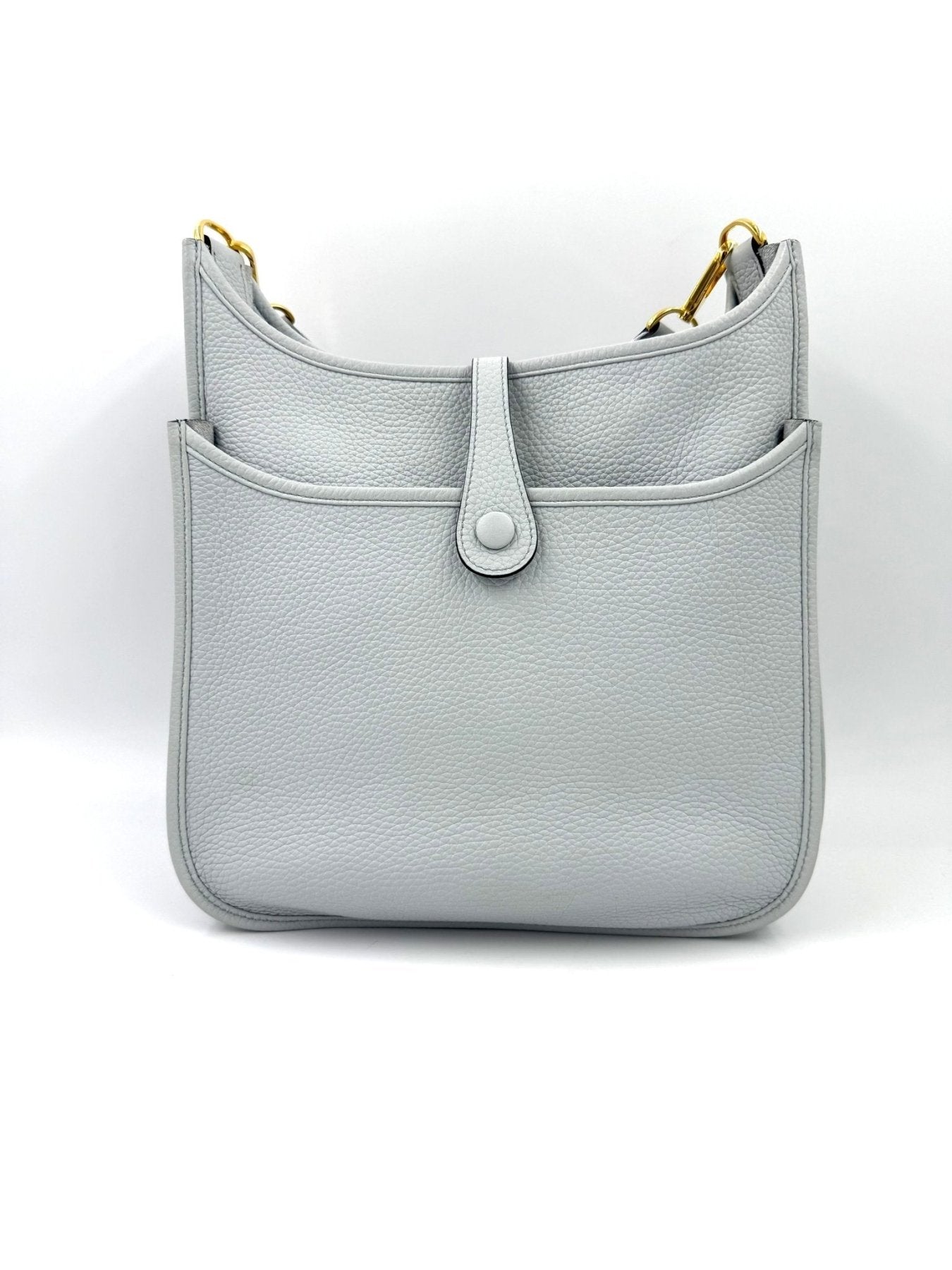 HERMES Evelyne 29 Bleu Pale Tasche in hellgrauem Leder mit goldener Hardware und verstellbarem Schulterriemen