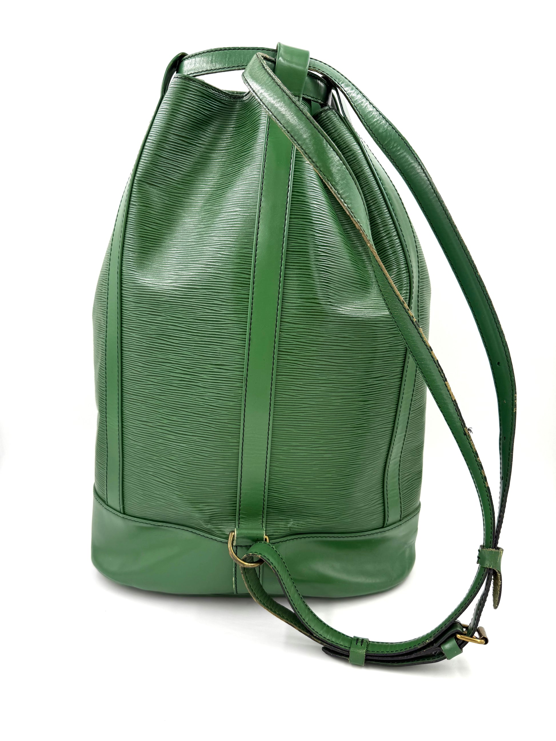 Louis Vuitton Randonnee Beuteltasche aus grunem Epi-Leder mit verstellbarem Schulterriemen und Kordelzugverschluss