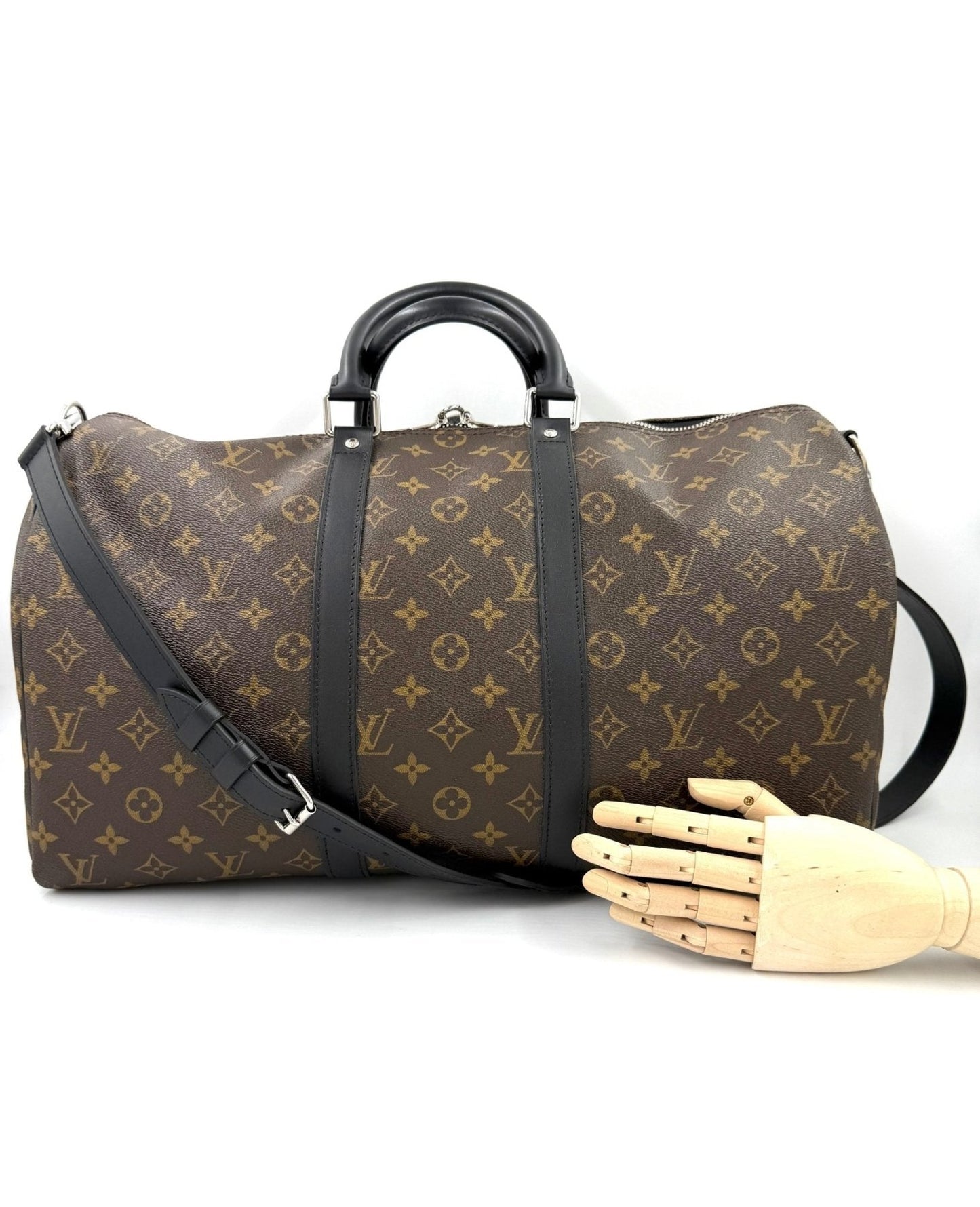 Louis Vuitton Keepall 45 Bandouliere Monogram Canvas Reisetasche mit schwarzen Lederdetails und abnehmbarem Schulterriemen