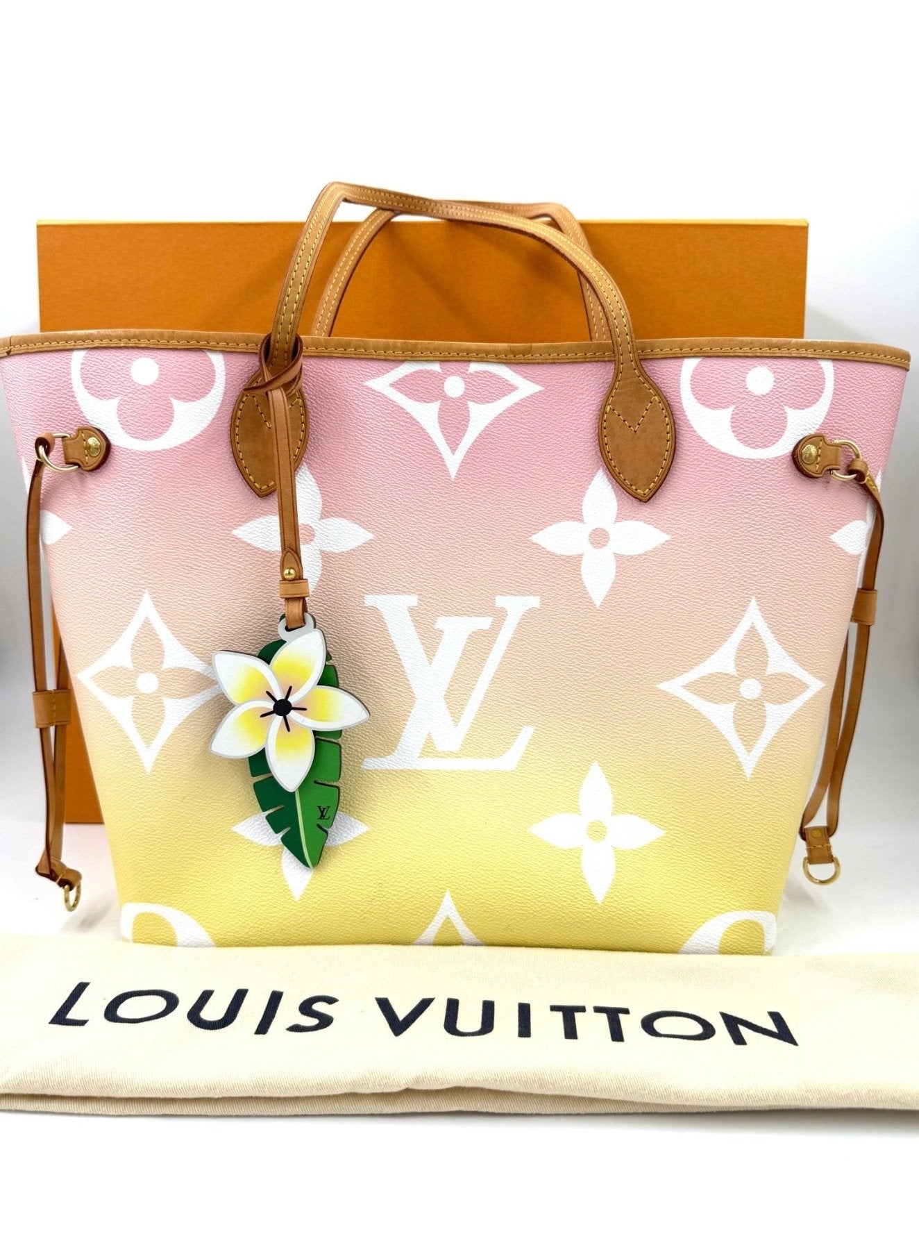 LOUIS VUITTON Neverfull MM By the Pool - Clutch & Macarons - Chip - Clutch & Macarons -