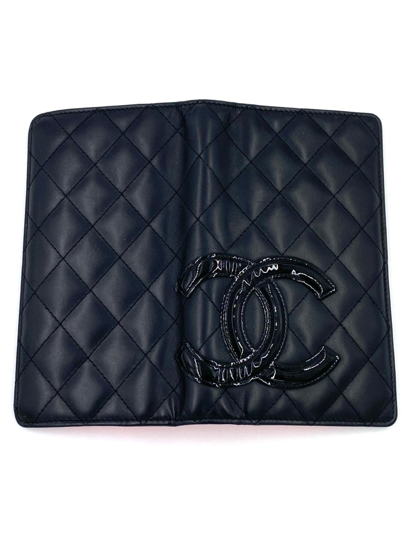 CHANEL Portemonnaie CC in schwarzem Lammleder mit gestepptem Muster und klassischem CC-Logo in Schwarz