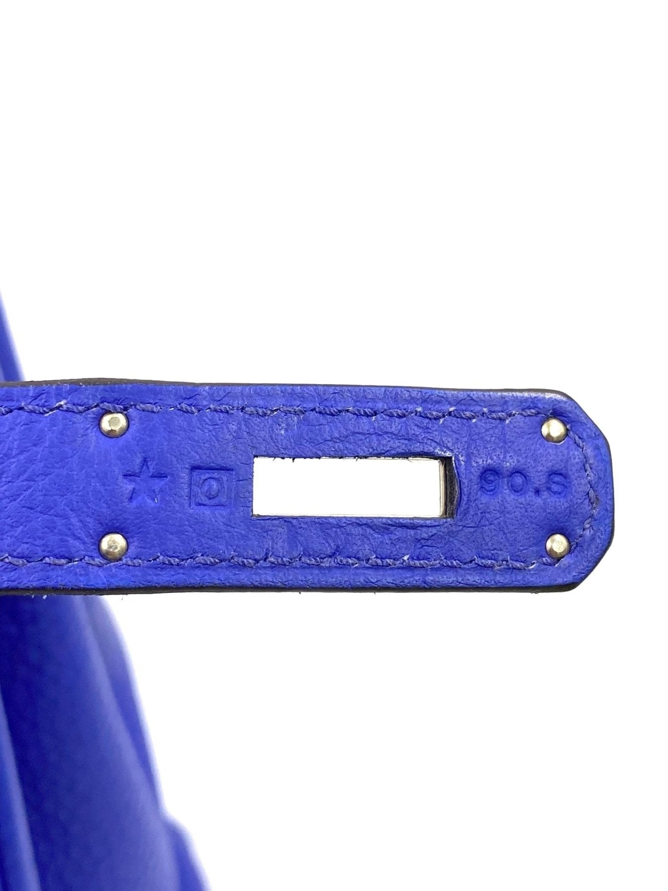 HERMÈS Kelly 35 Retourné Bleu Royal Taurillon Clemence Leder - Clutch & Macarons - O im Quadrat, 2011 - Clutch & Macarons -