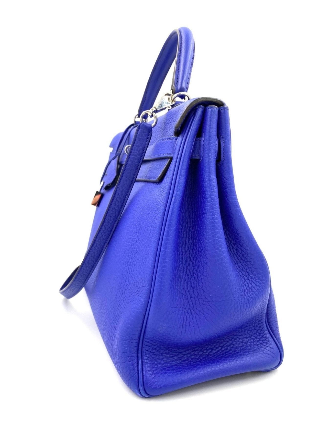HERMÈS Kelly 35 Retourné Bleu Royal Taurillon Clemence Leder - Clutch & Macarons - O im Quadrat, 2011 - Clutch & Macarons -