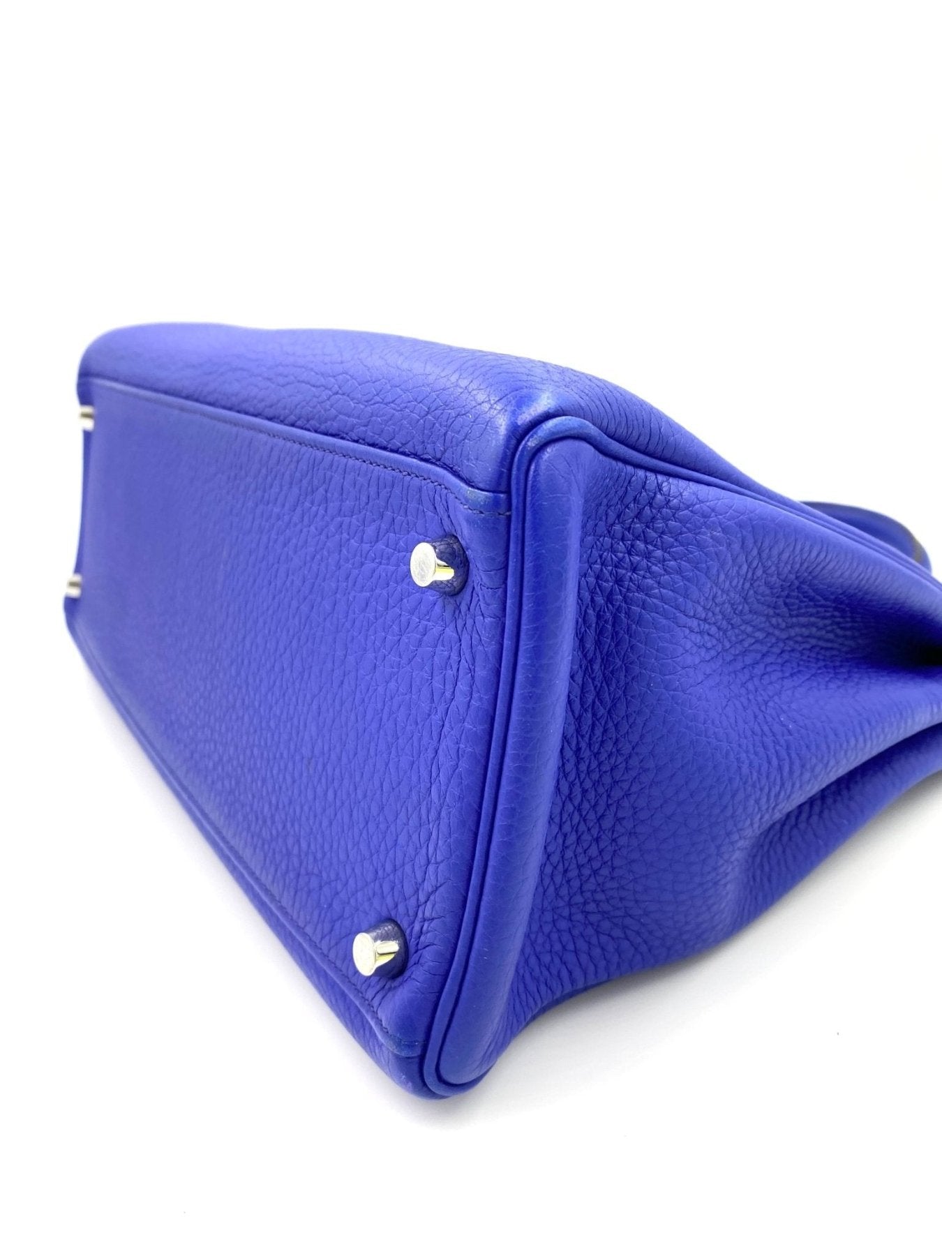 HERMÈS Kelly 35 Retourné Bleu Royal Taurillon Clemence Leder - Clutch & Macarons - O im Quadrat, 2011 - Clutch & Macarons -