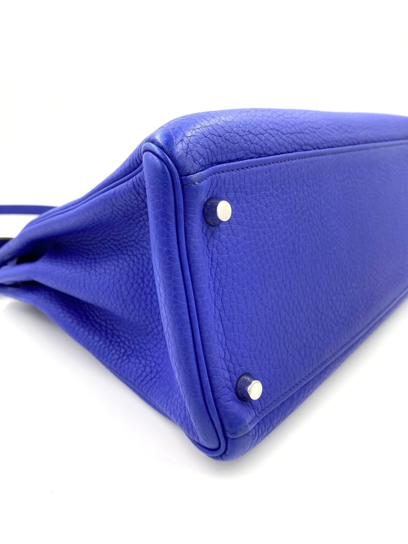 HERMÈS Kelly 35 Retourné Bleu Royal Taurillon Clemence Leder - Clutch & Macarons - O im Quadrat, 2011 - Clutch & Macarons -