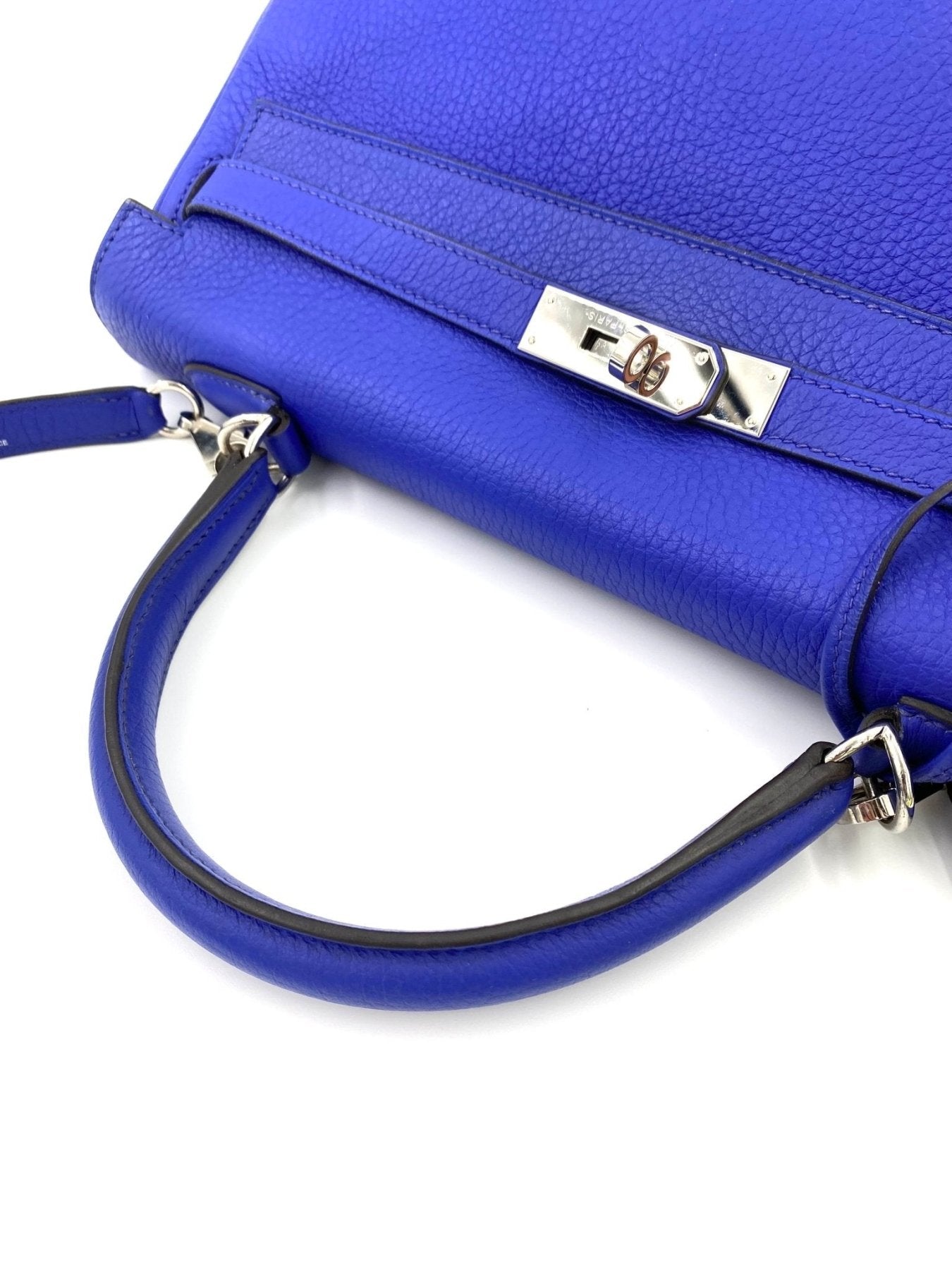 HERMÈS Kelly 35 Retourné Bleu Royal Taurillon Clemence Leder - Clutch & Macarons - O im Quadrat, 2011 - Clutch & Macarons -