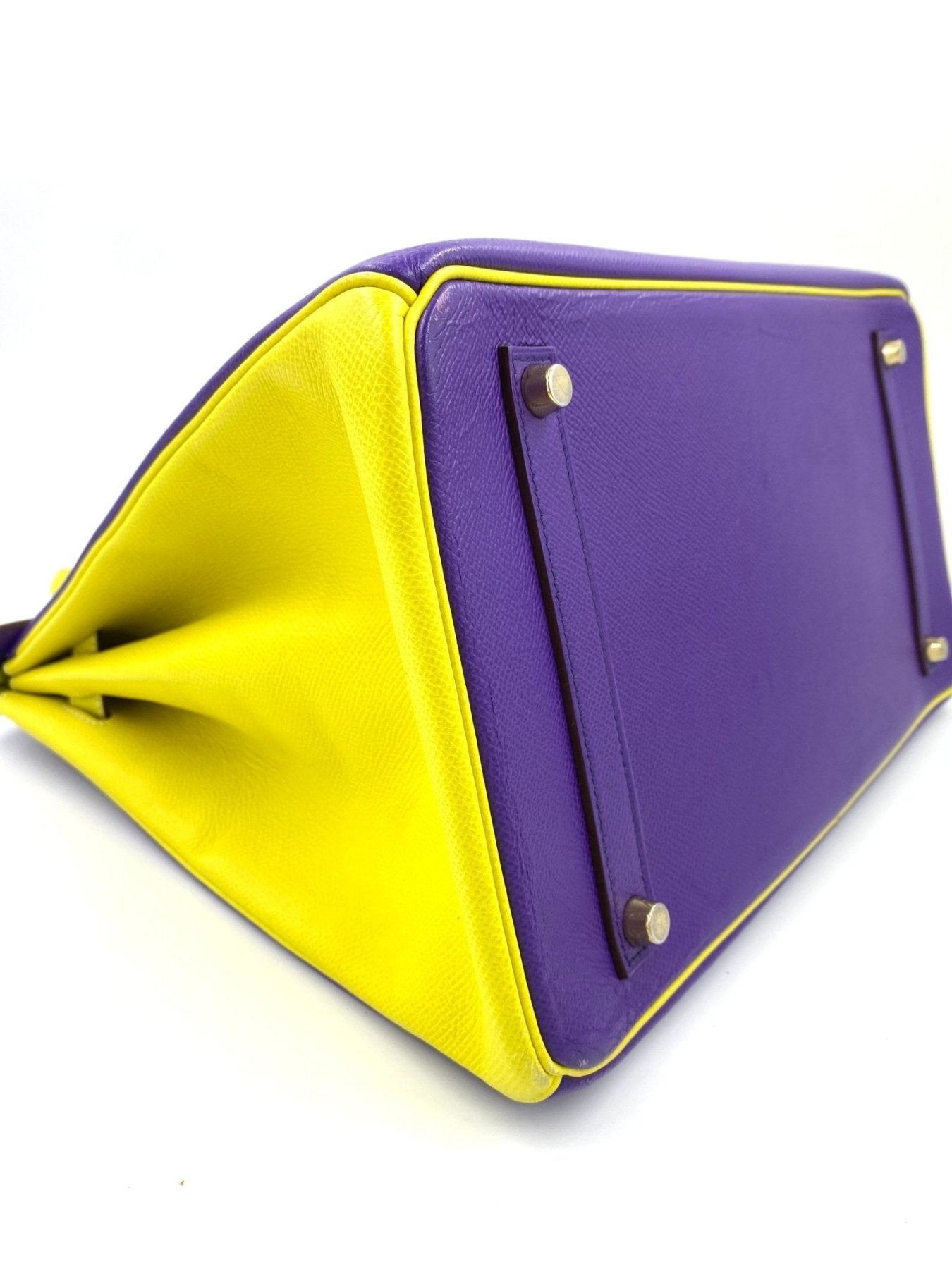 HERMES Birkin 35 HSS Epsom Handtasche in Lime und Crocus, Seitenansicht zeigt zweifarbiges Lederdesign mit Metallbeschlagen