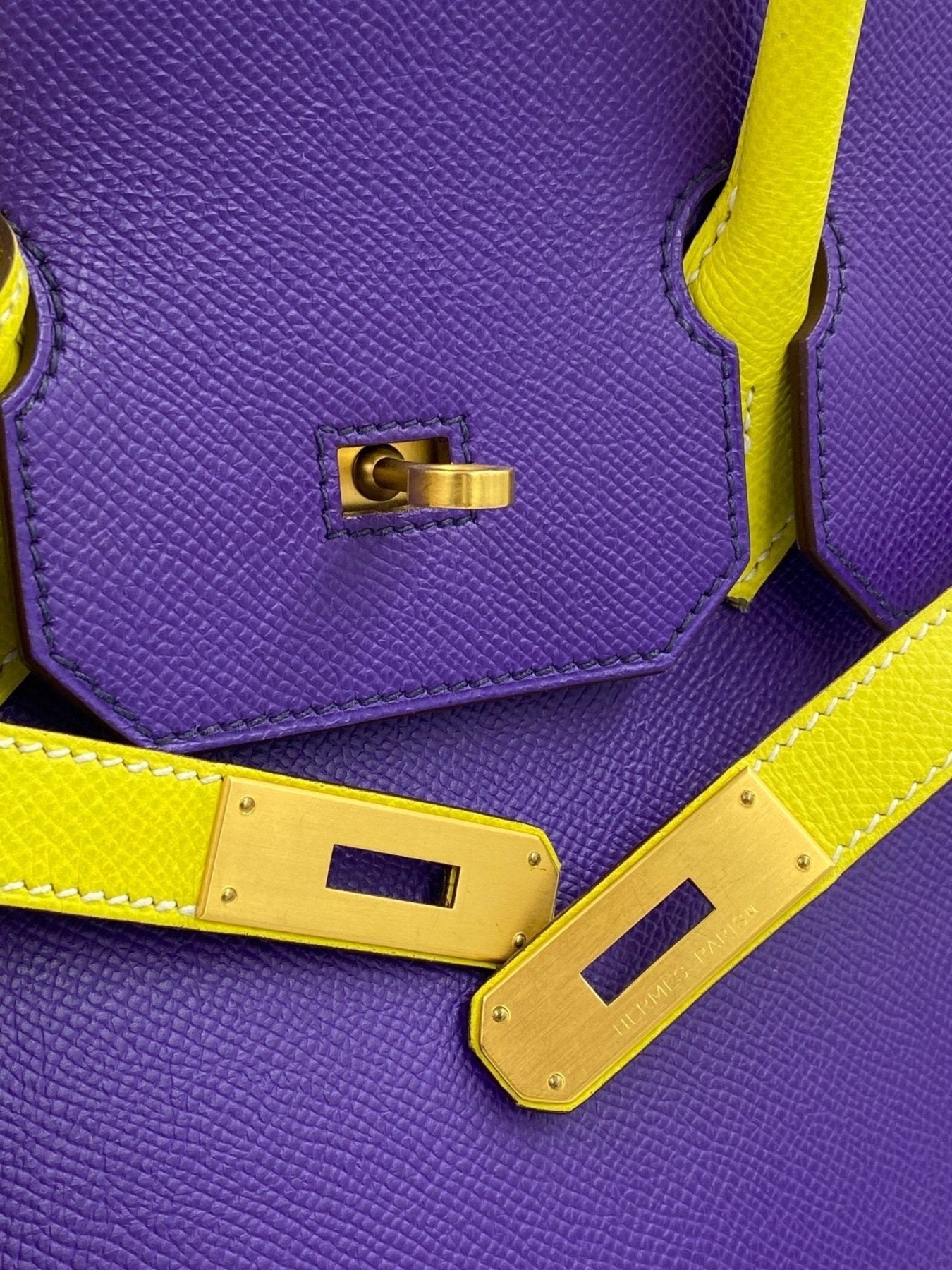 HERMES Birkin 35 HSS Epsom Handtasche in Lila und Gelb mit goldfarbenen Beschlagen und strukturiertem Leder