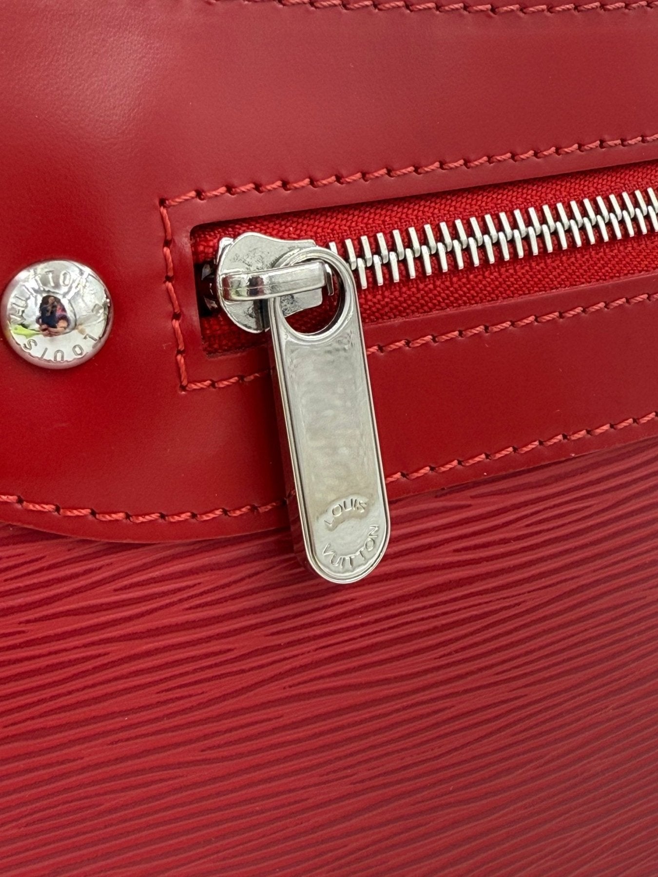 LOUIS VUITTON Turenne Epi rouge - Clutch & Macarons - MI1016 - Clutch & Macarons -