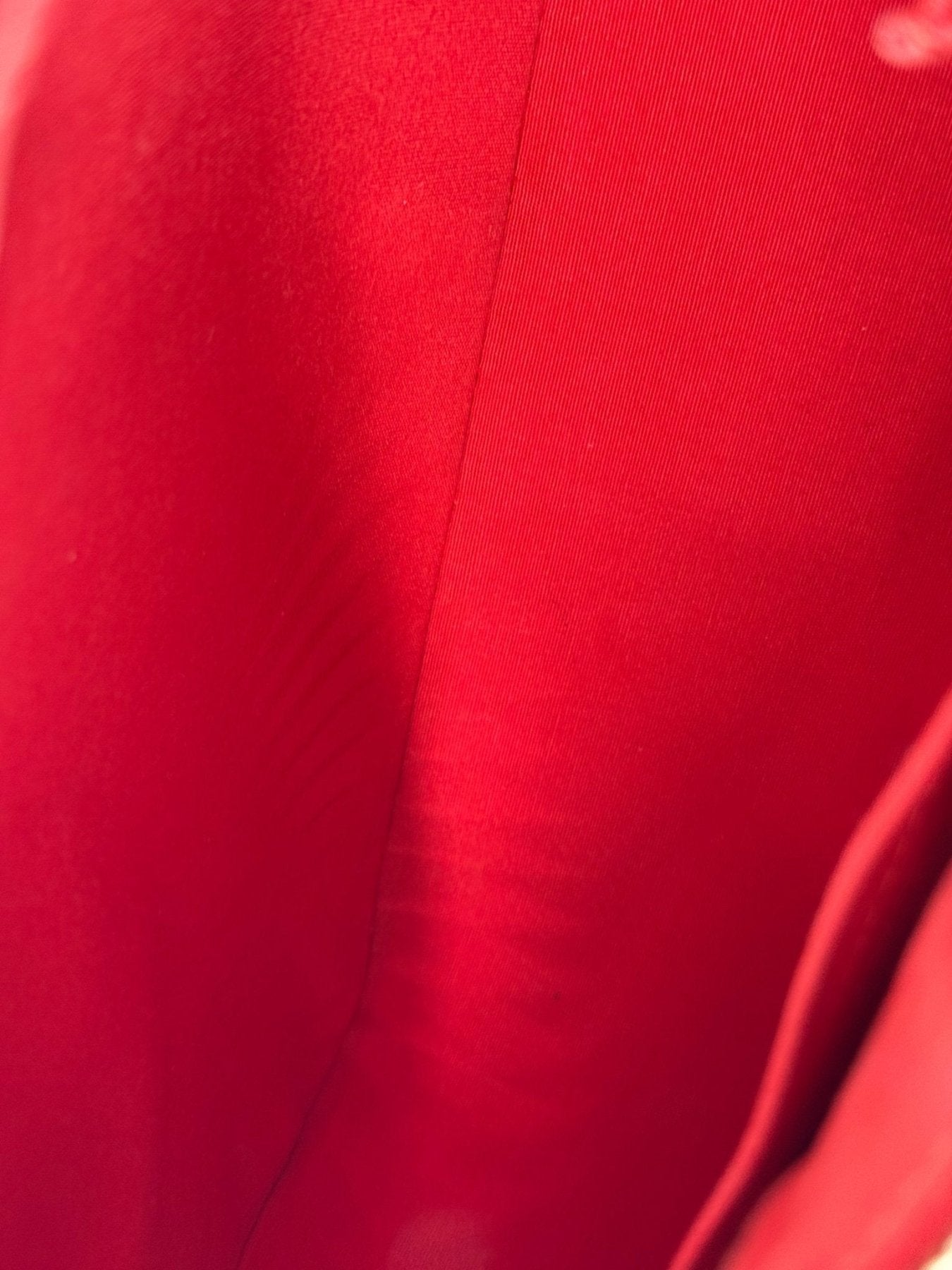 LOUIS VUITTON Turenne Epi rouge - Clutch & Macarons - MI1016 - Clutch & Macarons -