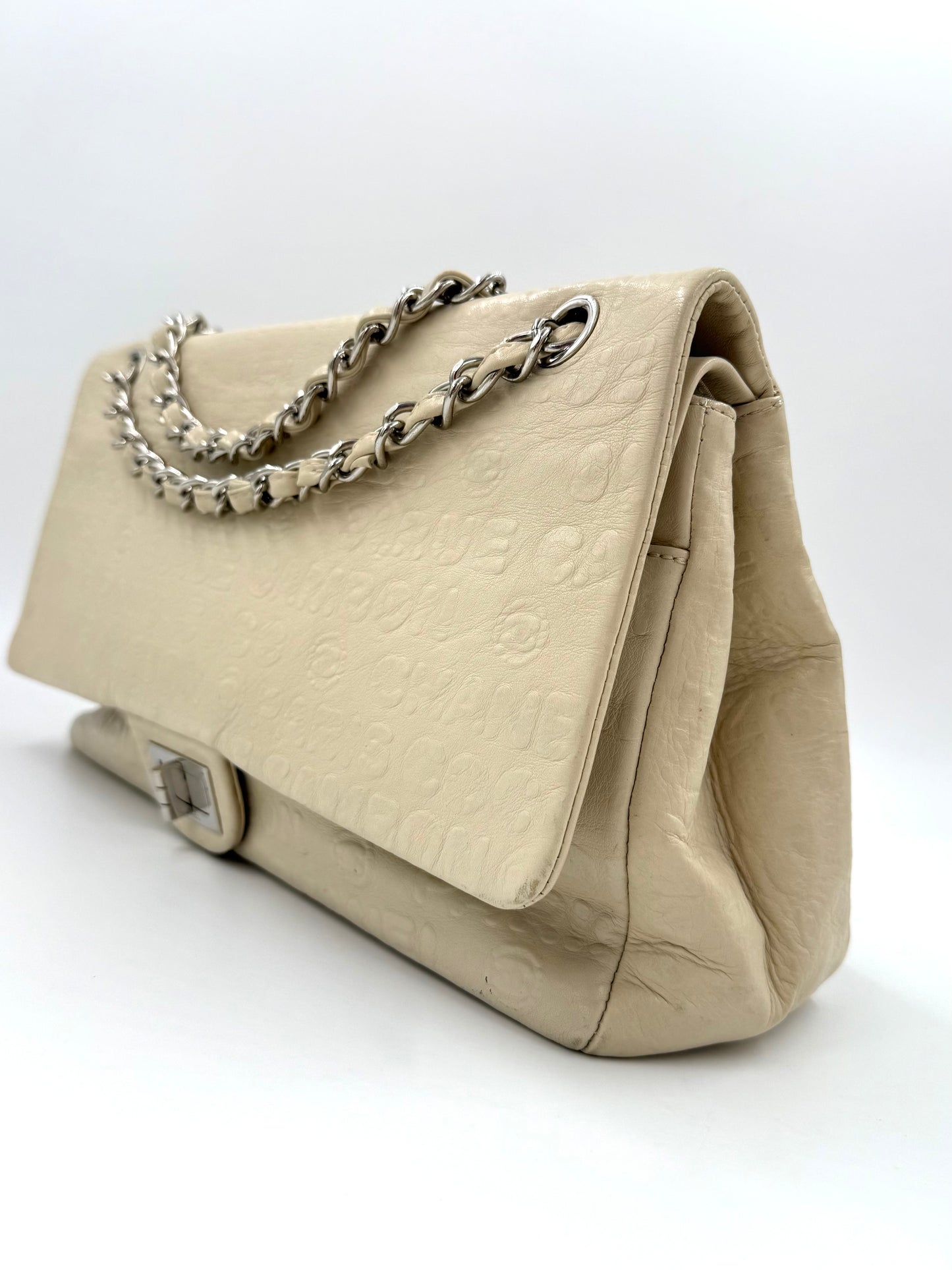 CHANEL Double Flap Bag Jumbo creme