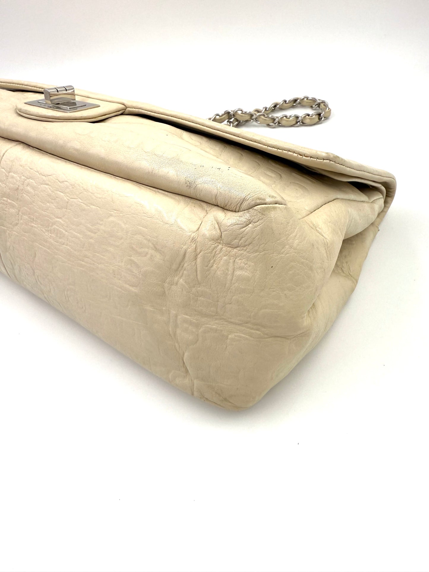 CHANEL Double Flap Bag Jumbo creme