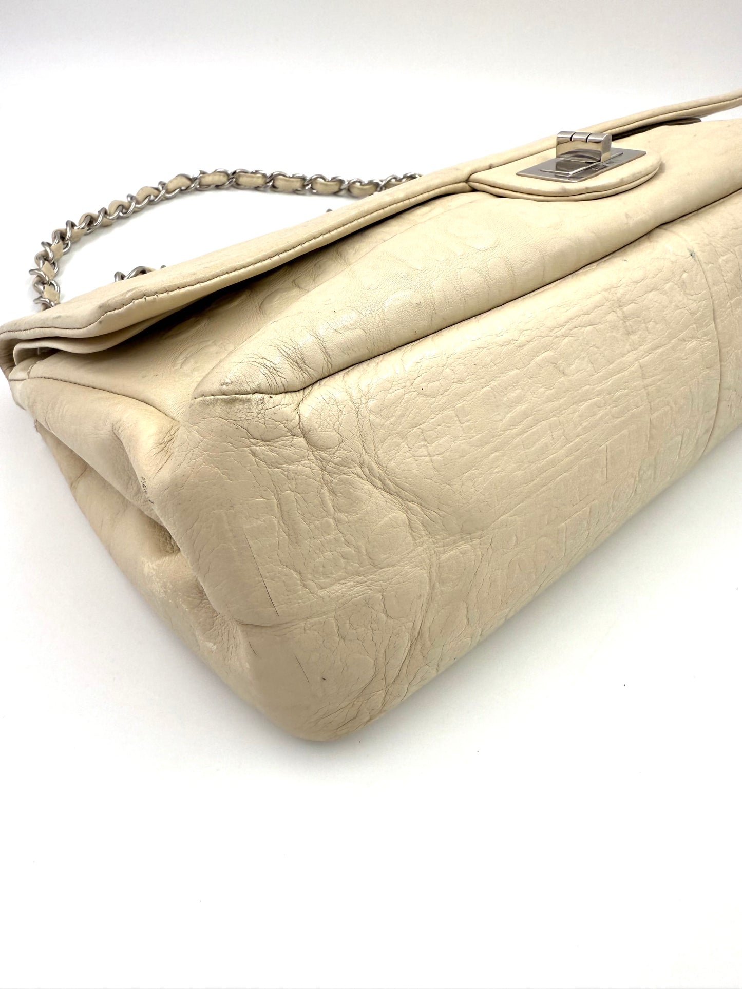 CHANEL Double Flap Bag Jumbo creme