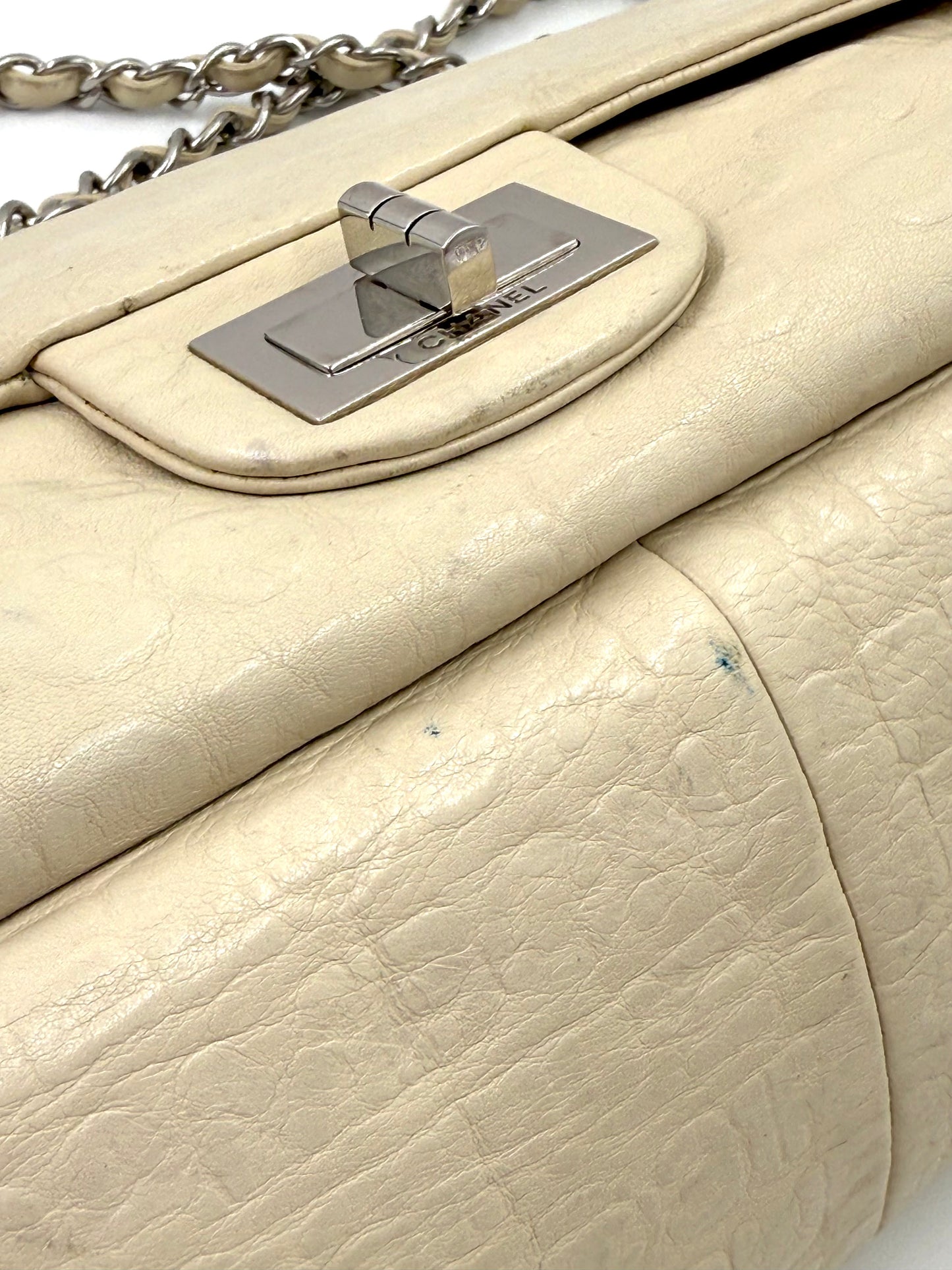 CHANEL Double Flap Bag Jumbo creme