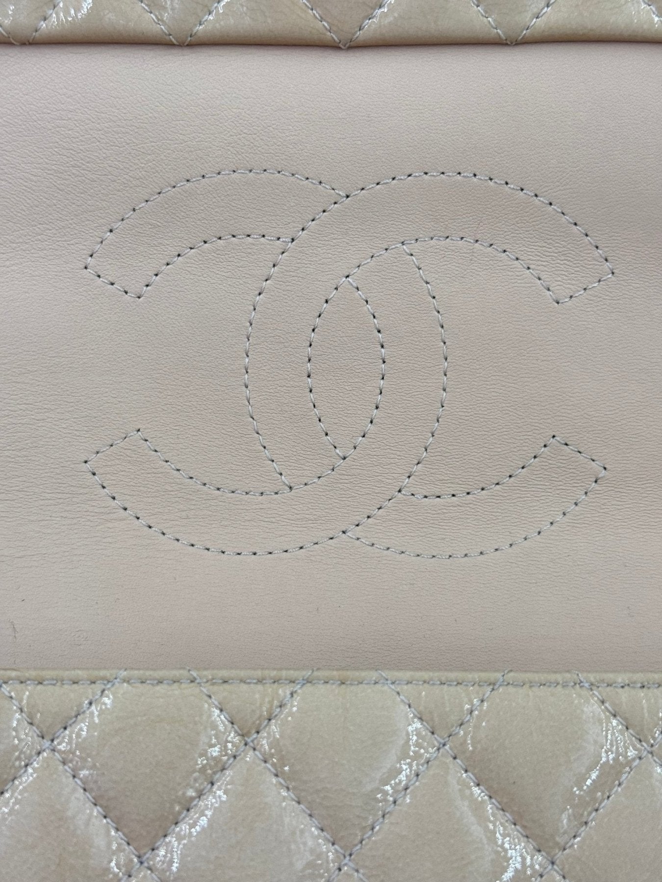CHANEL Single Flap Bag medium Lackleder puderrose - Clutch & Macarons - 21922692 - Clutch & Macarons -