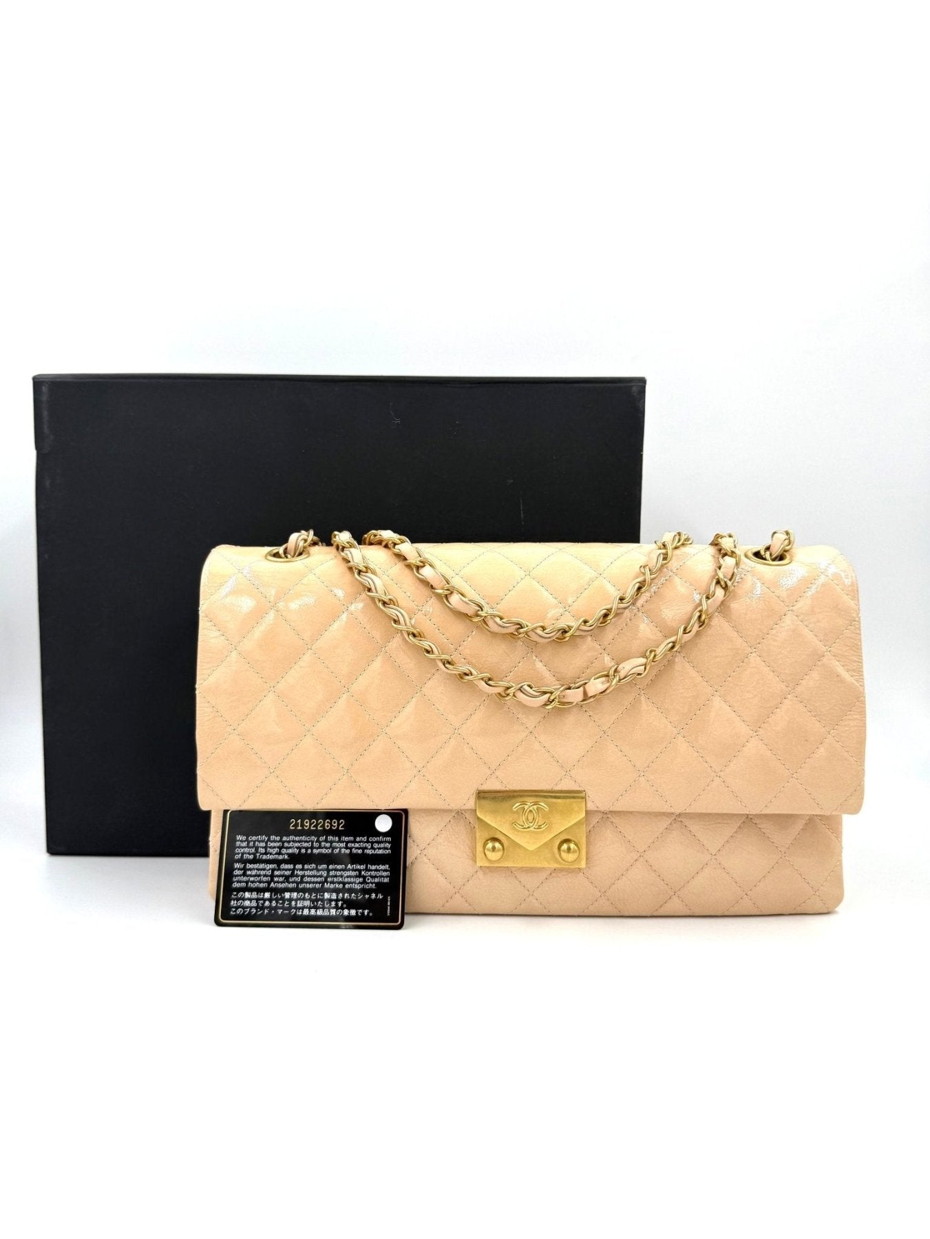 CHANEL Single Flap Bag medium Lackleder puderrose - Clutch & Macarons - 21922692 - Clutch & Macarons -