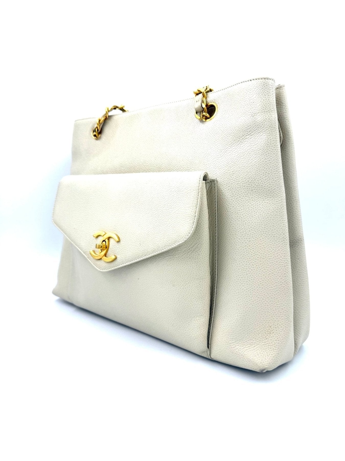 CHANEL Shopper in creme Leder mit goldener Hardware, vintage Tasche mit CC Logo und Kettenhenkel