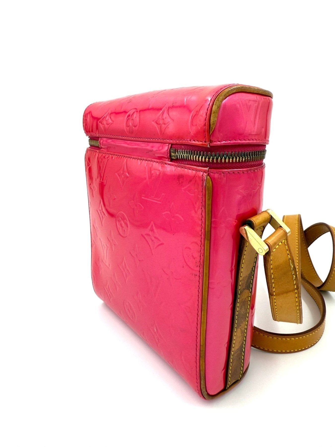 LOUIS VUITTON Sullivan Vertical Monogram Vernis Tasche in Pink mit Reissverschluss und verstellbarem Lederriemen