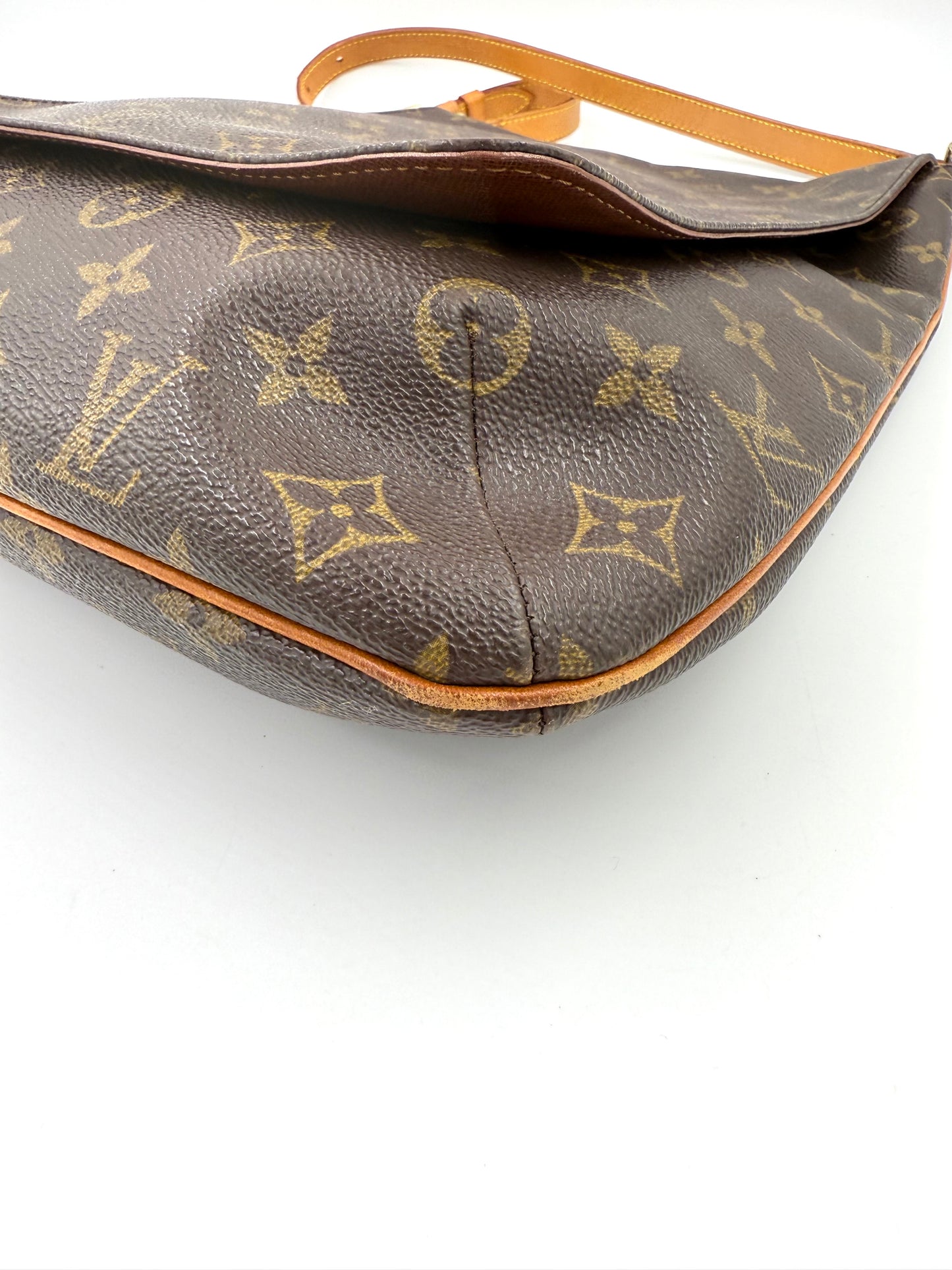 LOUIS VUITTON Musette Salsa GM Monogram Canvas