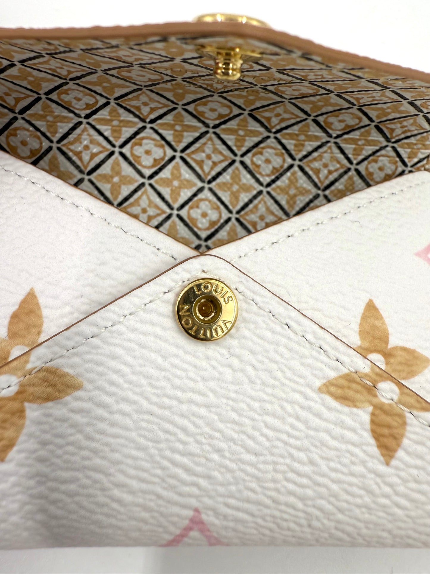 LOUIS VUITTON Kirigami „By the Pool“