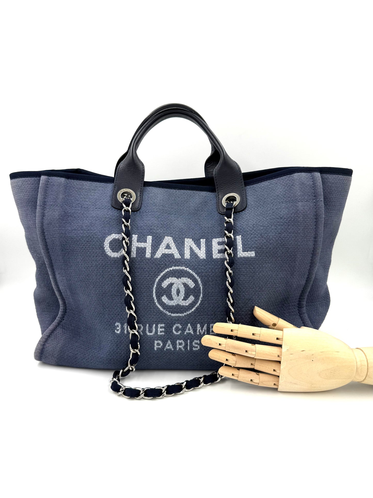 CHANEL Deauville Shopper
