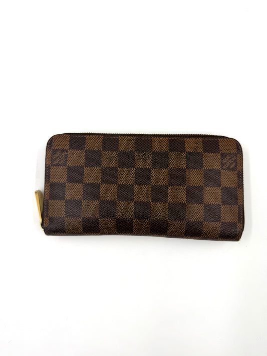 Louis Vuitton Zippy Geldboerse im Damier Ebene Muster mit Reissverschluss, braun-schwarz kariert, klassisches Design