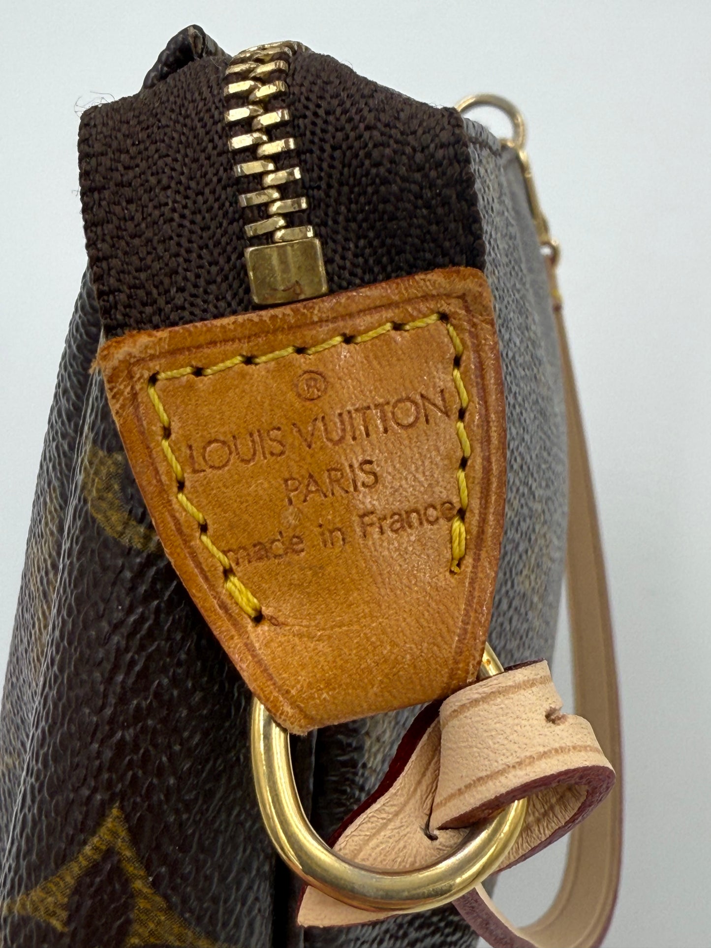 LOUIS VUITTON Pochette Accessoires Monogram Canvas