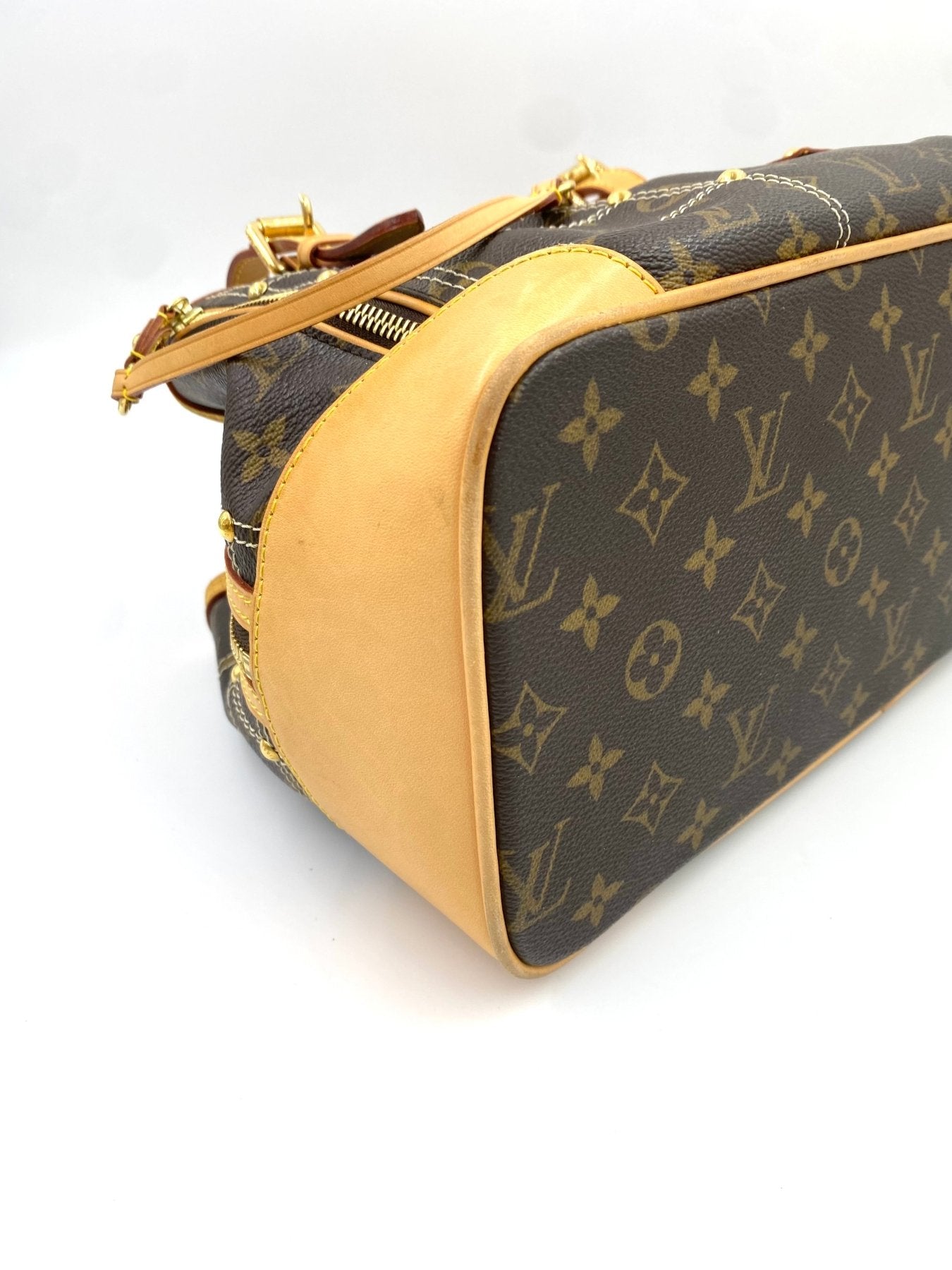 LOUIS VUITTON Rivets Monogram Canvas