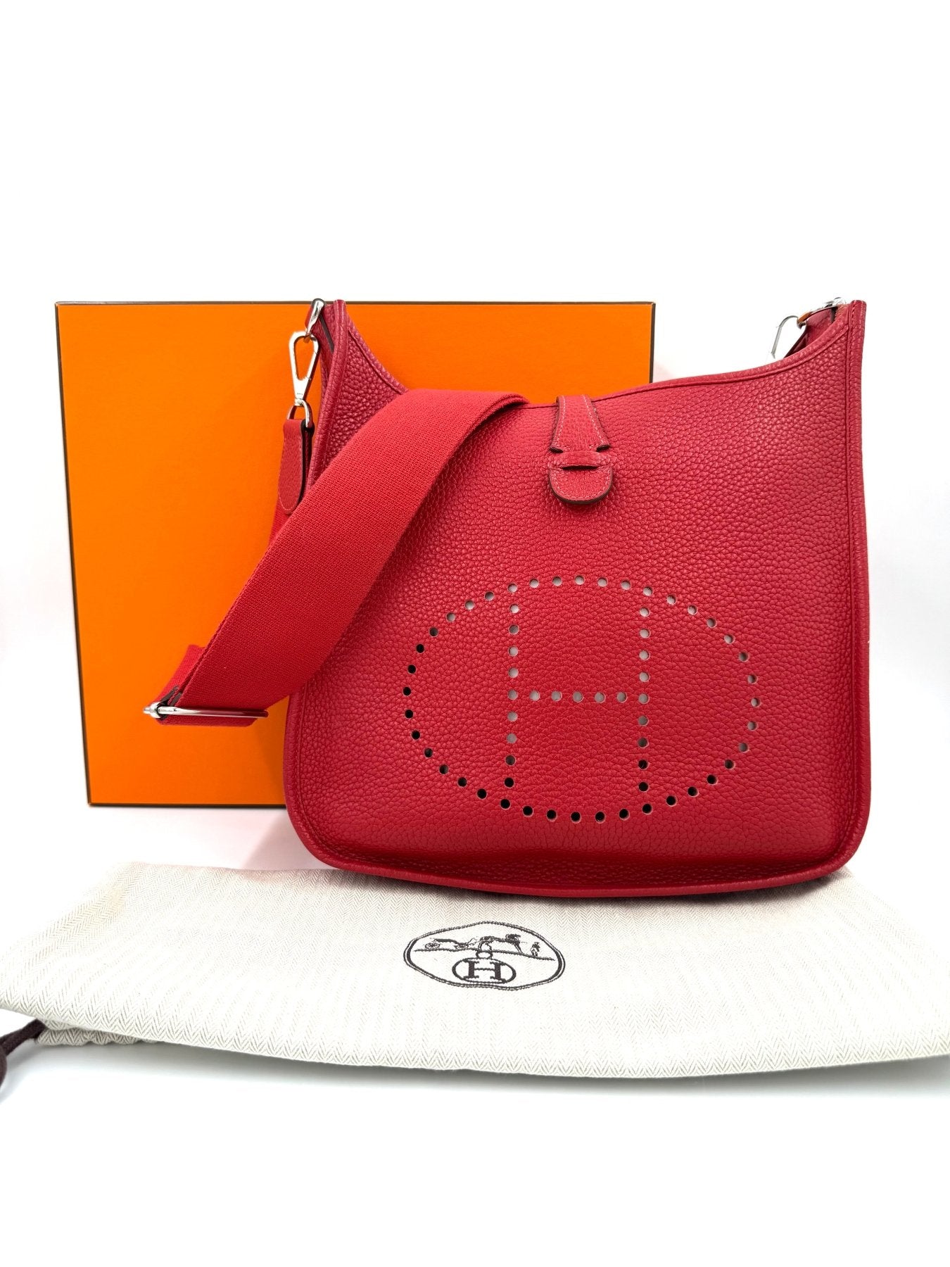 HERMÈS Evelyne 29 Clemence rouge - Clutch & Macarons - Q im Quadrat; 2013 - Clutch & Macarons -