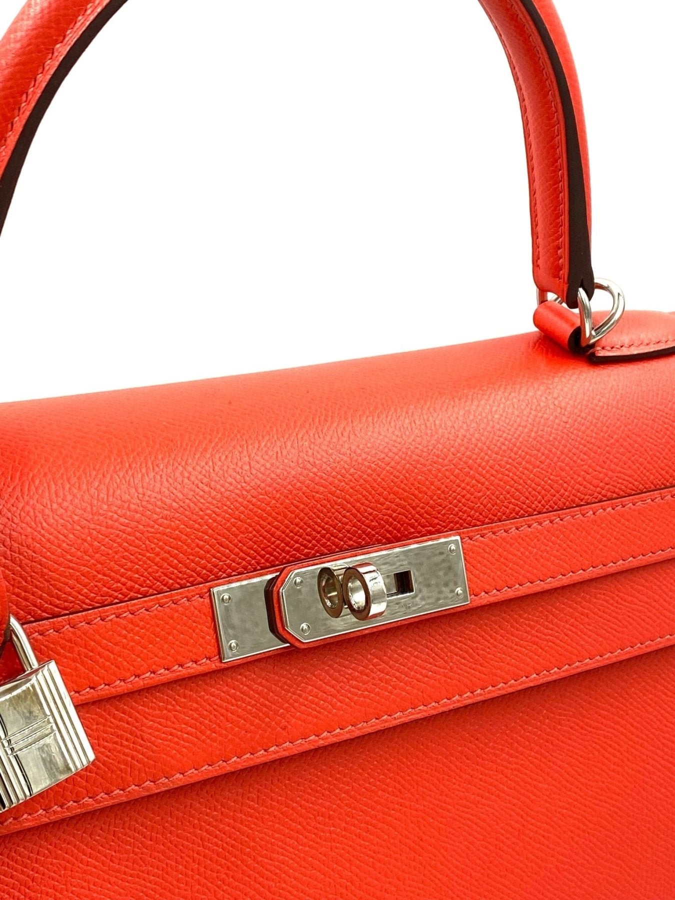 HERMES Kelly 35 Sellier Handtasche in Rose Jaipur Epsom Leder mit Palladium Hardware, klassische Verschlussdetails