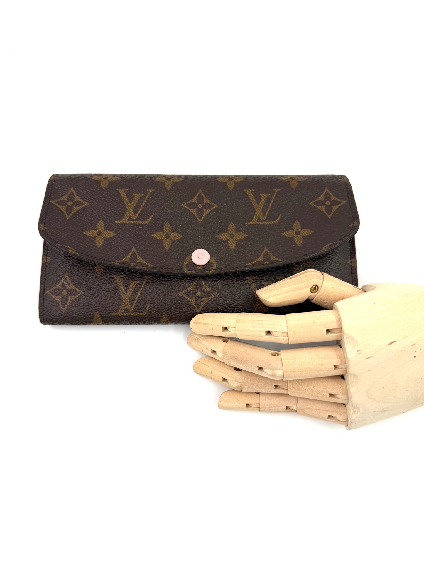 LOUIS VUITTON Emilie Monogram Canvas rose Ballerine Clutch mit braunem Monogramm und rosafarbenem Druckknopfverschluss